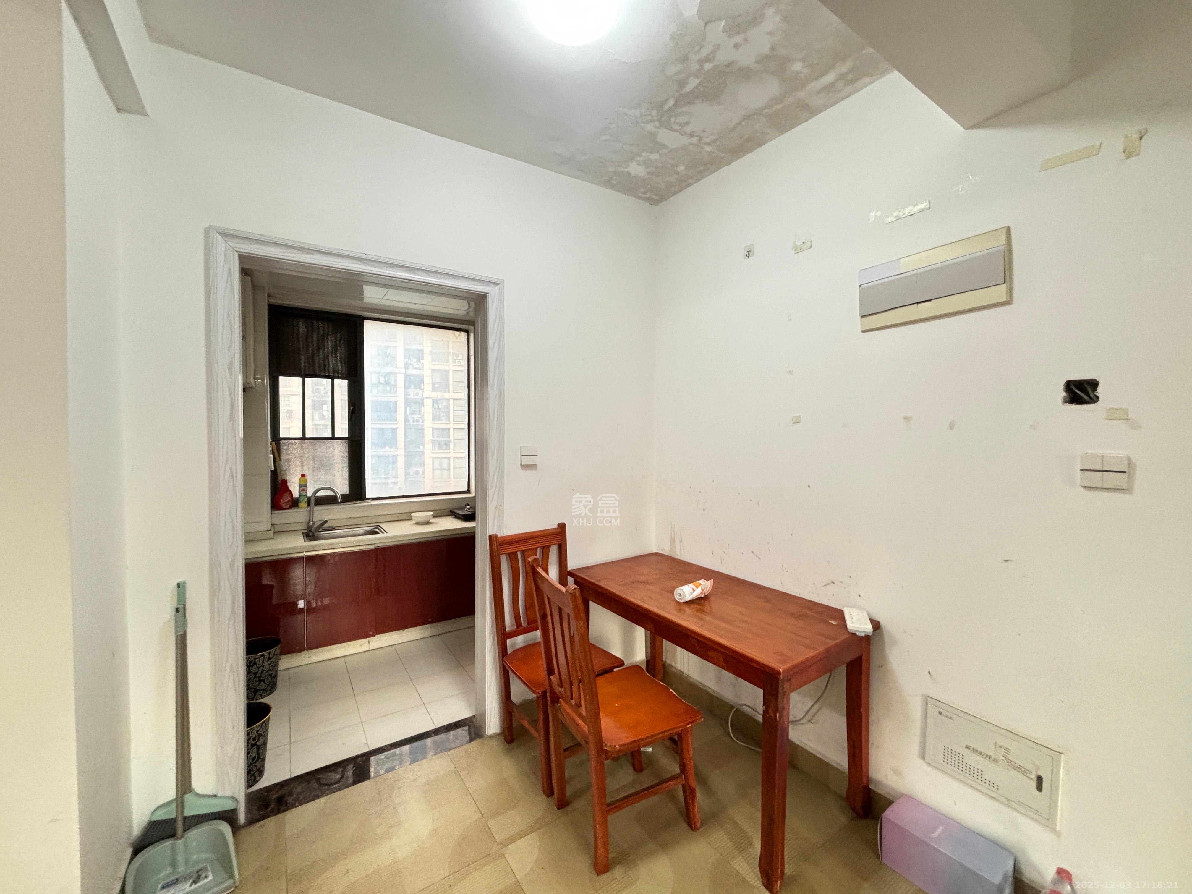 荣盛花语馨苑 1室2厅1卫 2000.0元/月 荣盛花语馨苑 1室2厅1卫 2000.0元/月室内图