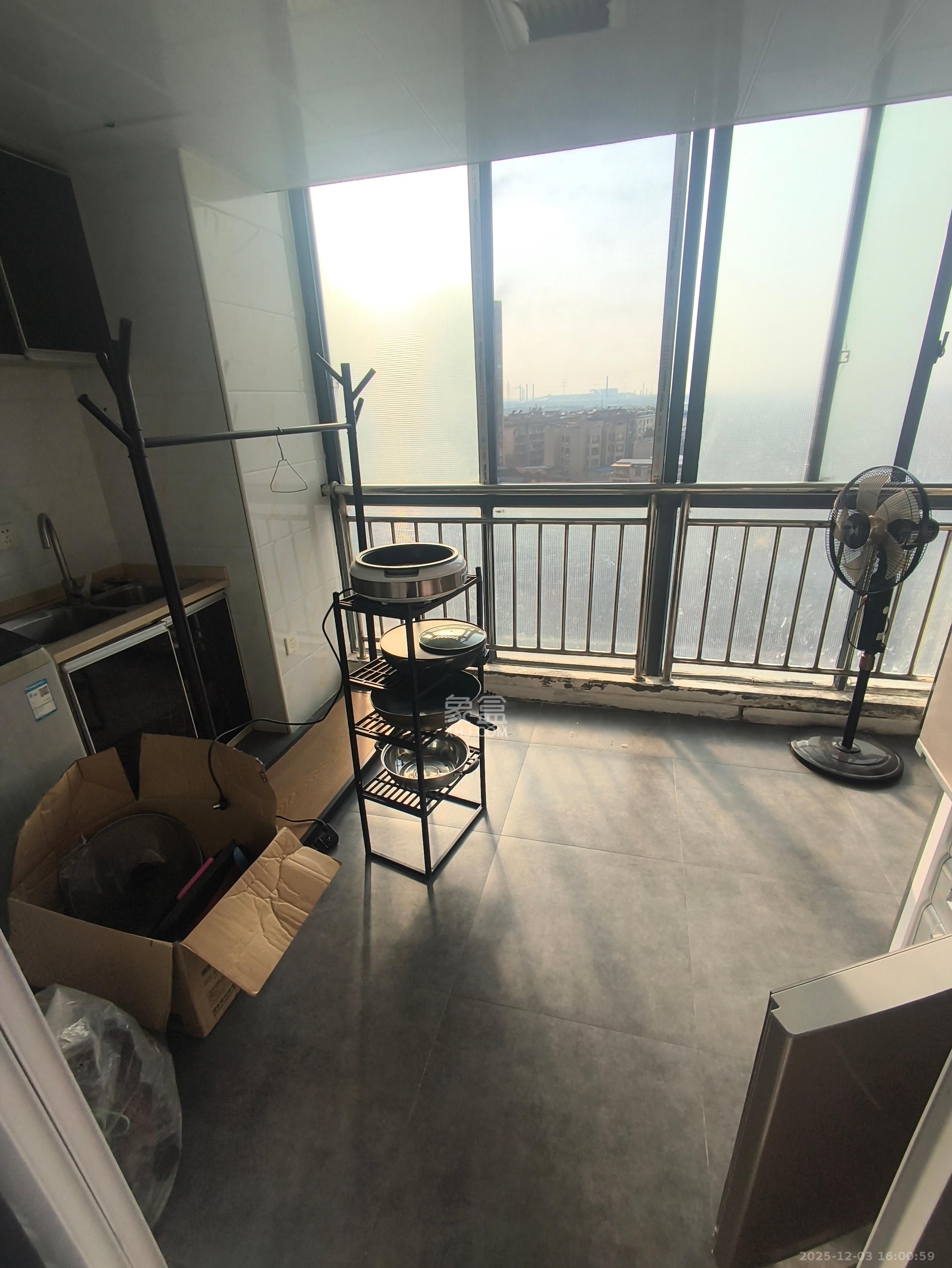 步行街大厦 1室1厅1卫 1300.0元/月 步行街大厦 1室1厅1卫 1300.0元/月室内图