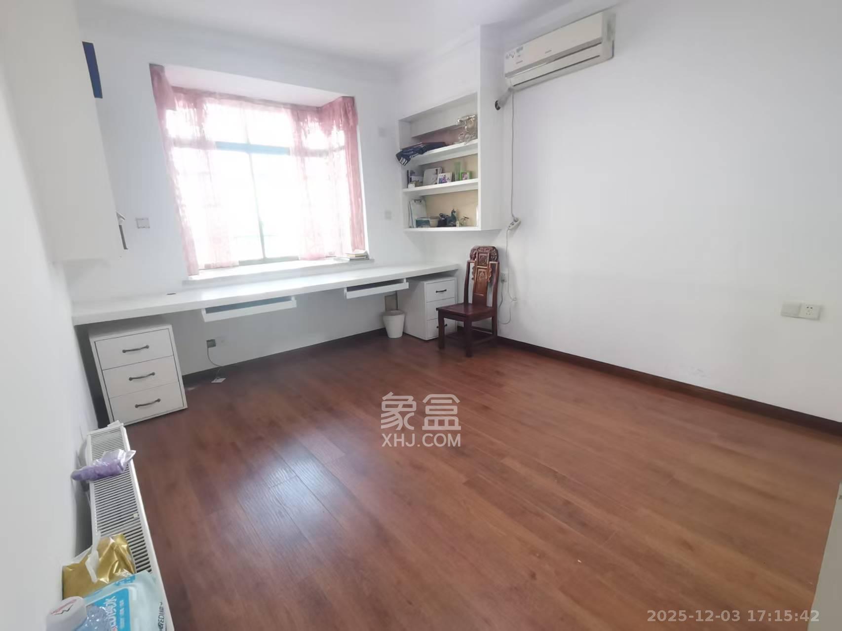 兴联母山小区  3室2厅2卫    1600.0元/月室内图