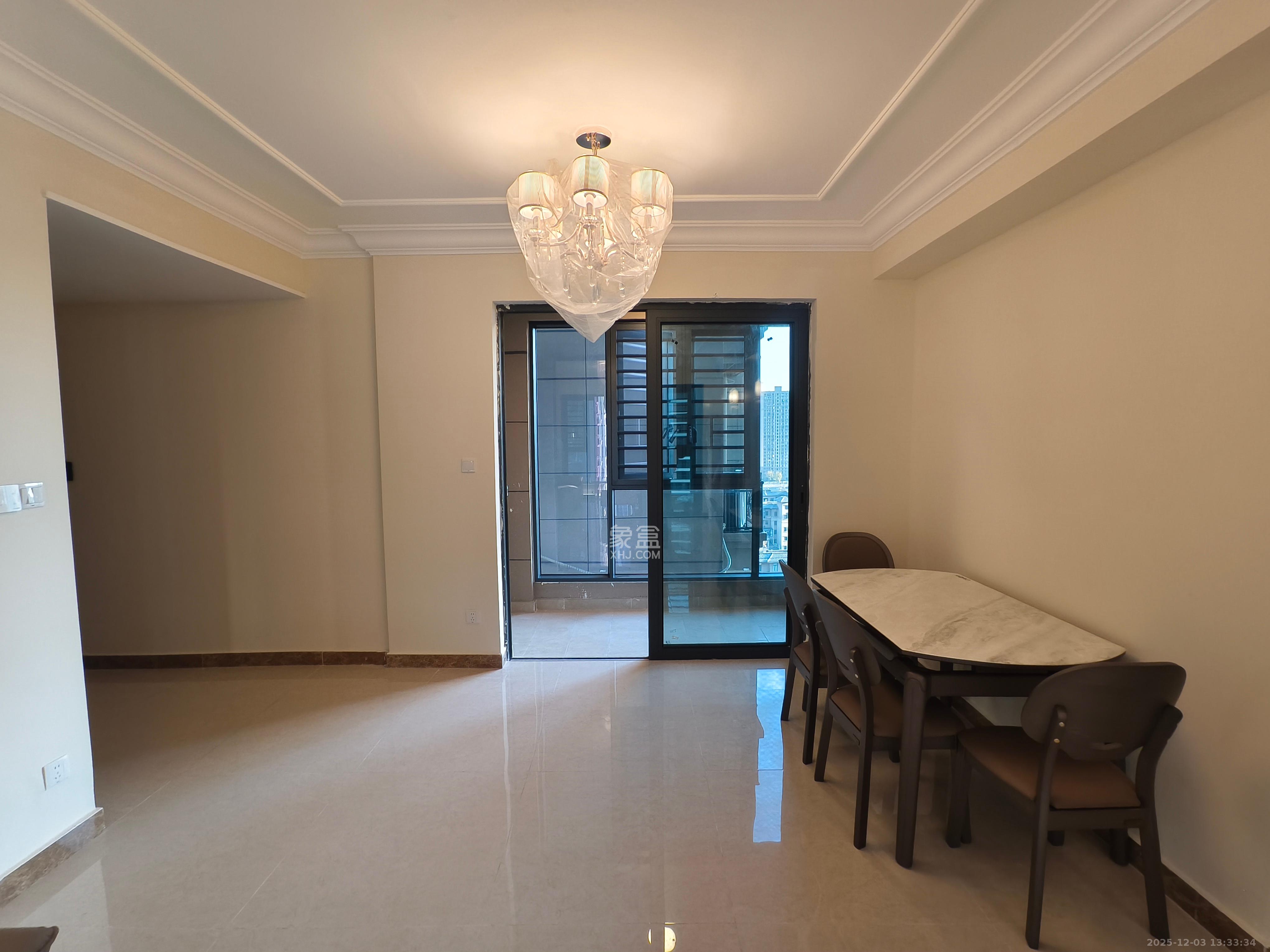 恒大御景天下城二期  3室2厅2卫    2400.0元/月室内图