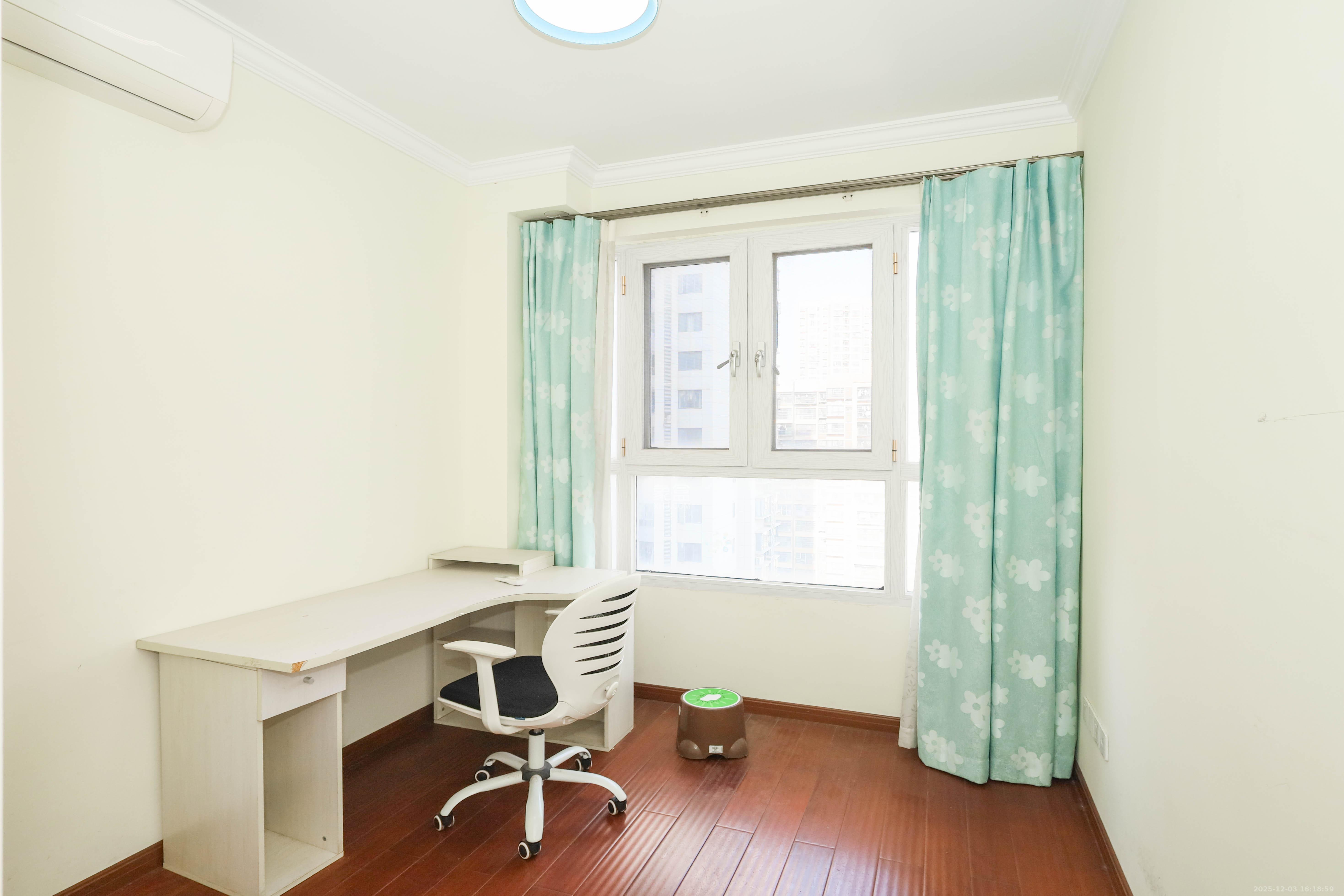 中国铁建梅溪青秀一期  4室2厅1卫    3000.0元/月室内图