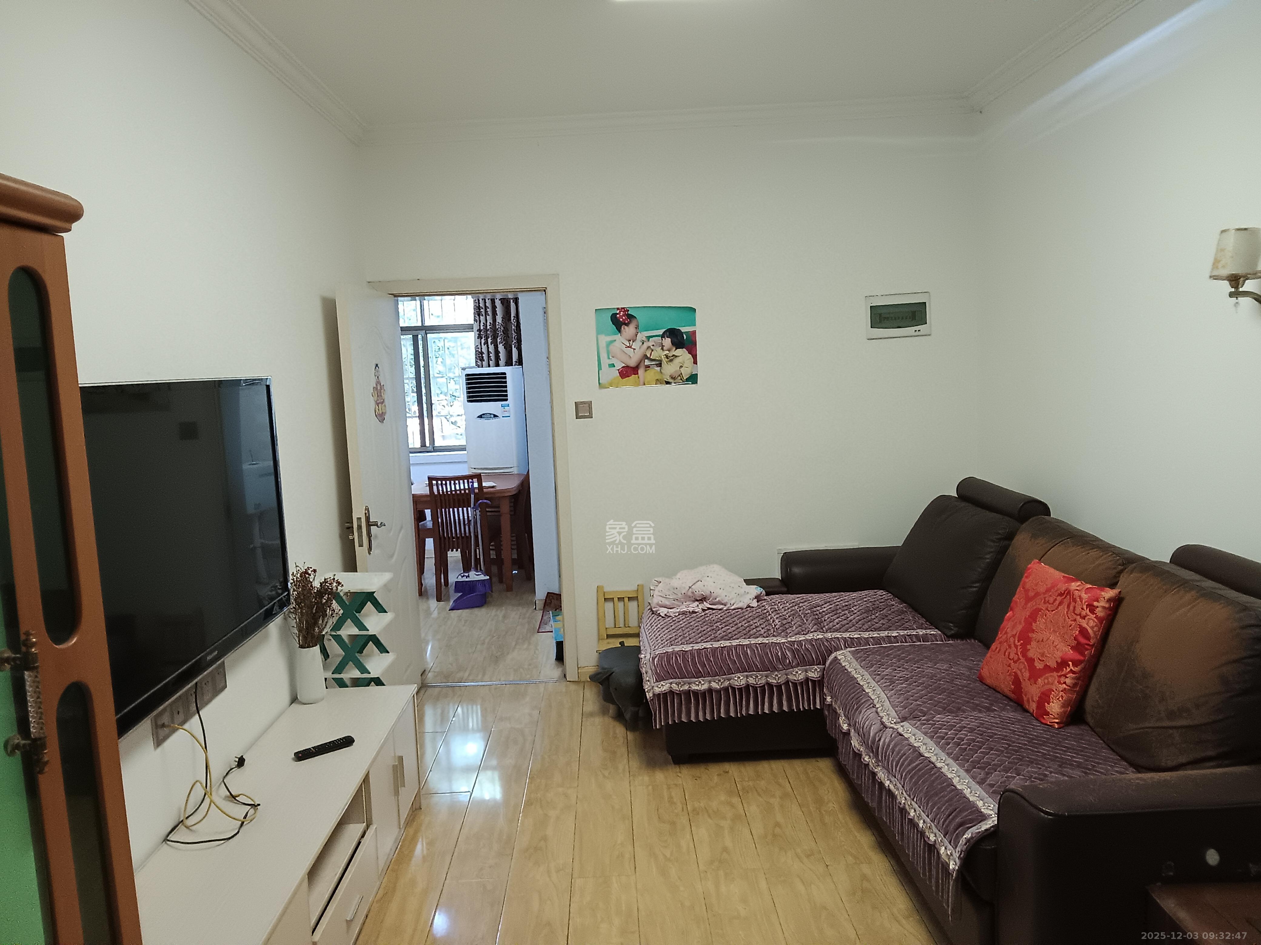 三印宿舍  2室2厅1卫    1500.0元/月