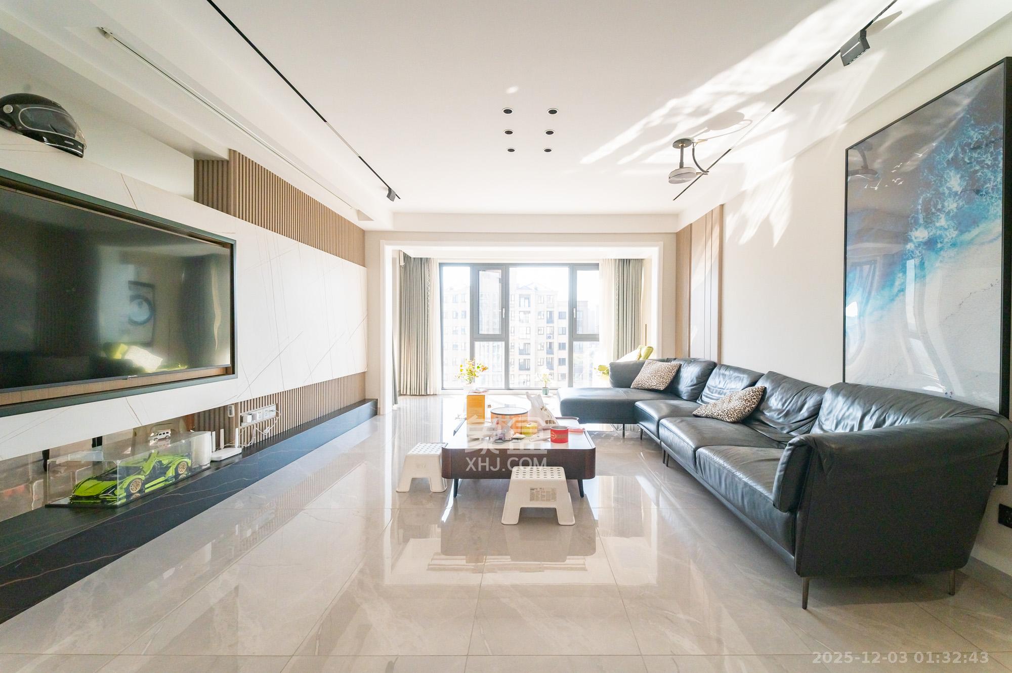 艺源颂雅小区（719街区）  4室2厅2卫    200.0万