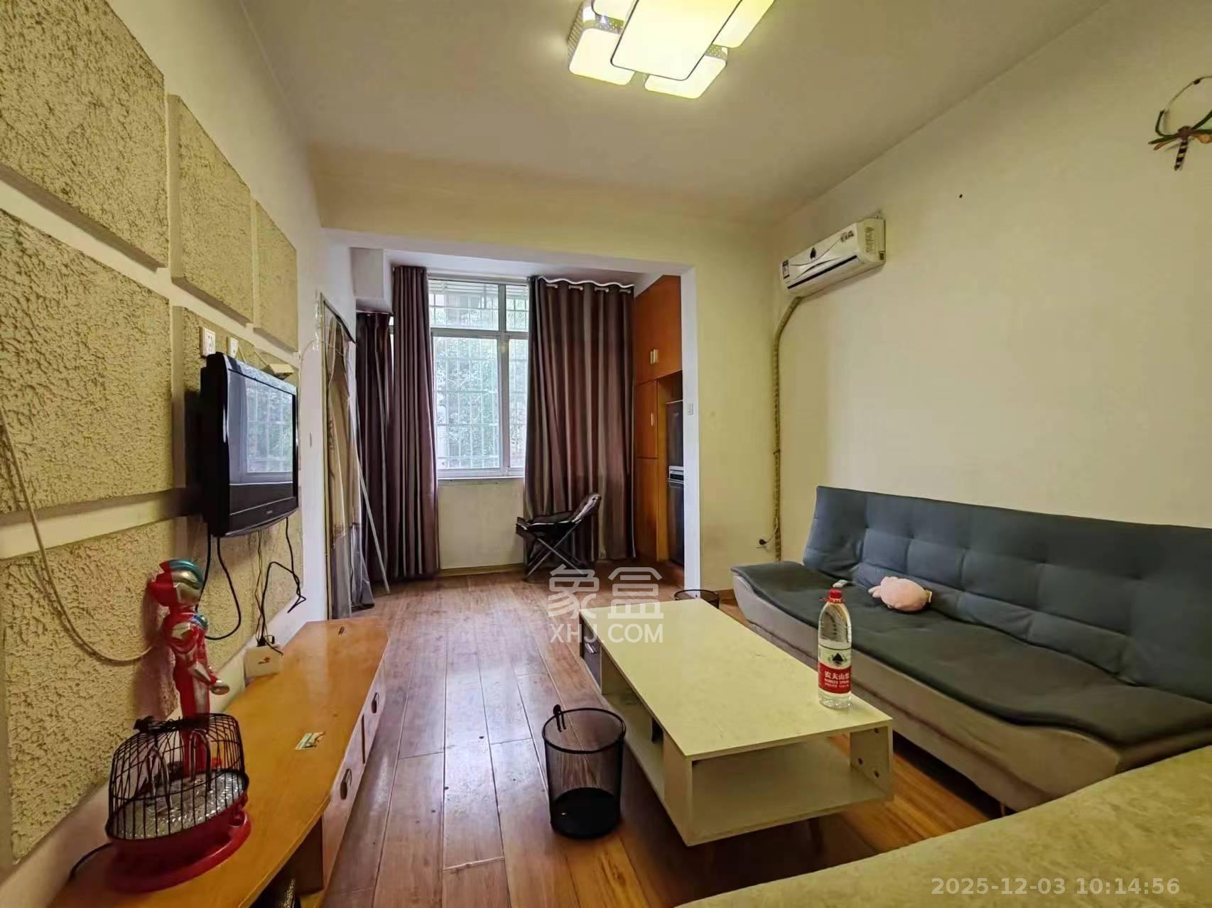 狮子山一片  2室1厅1卫    1400.0元/月室内图