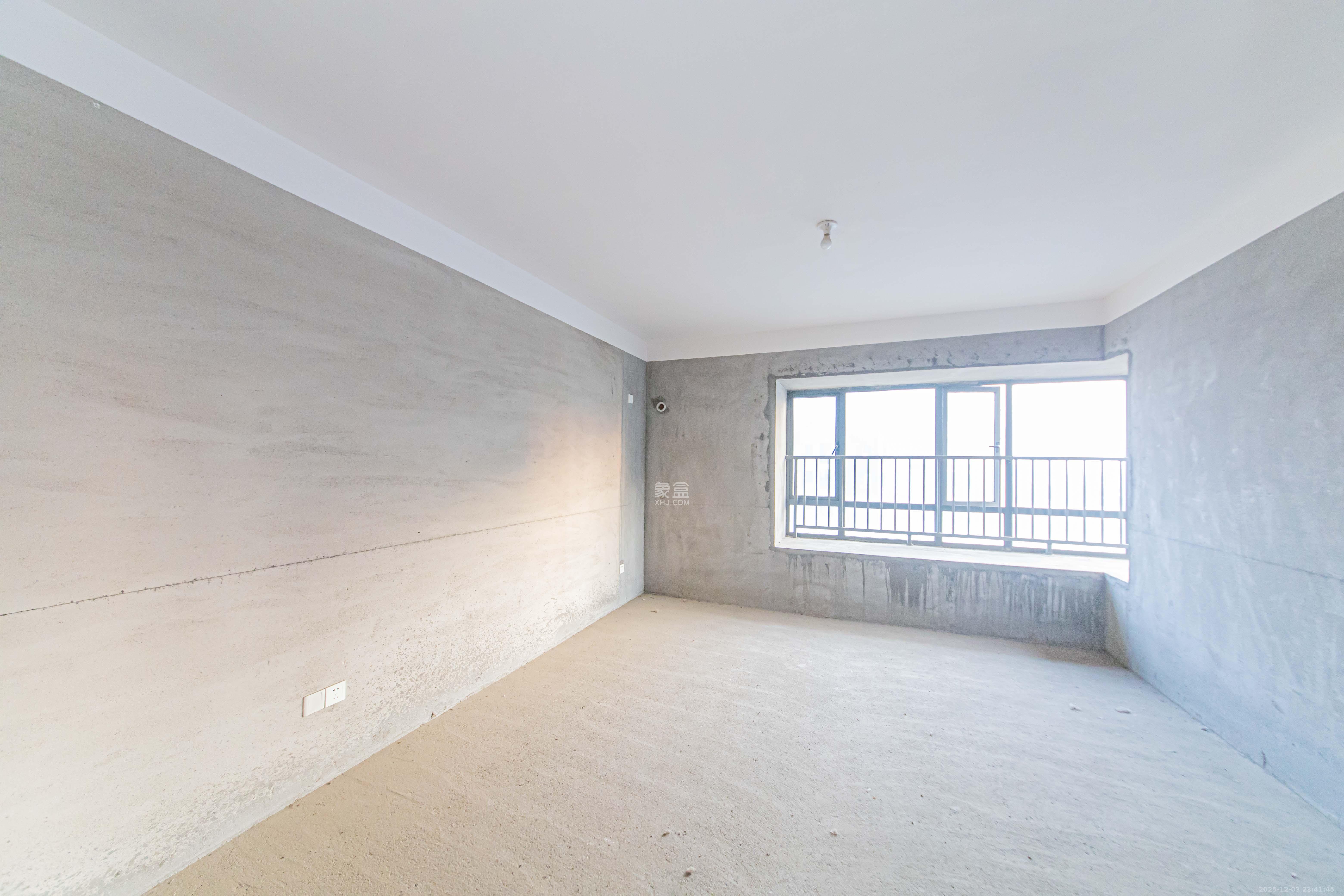 九峰远见 4室2厅2卫 230.0万 九峰远见 4室2厅2卫 230.0万卧室