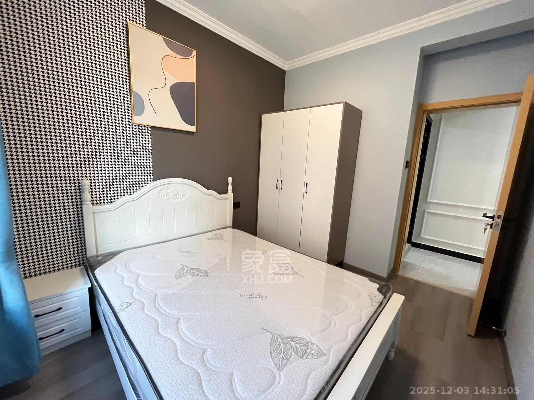 绿地公馆(绿地名邸) 3室2厅2卫 2700.0元/月 绿地公馆(绿地名邸) 3室2厅2卫 2700.0元/月室内图