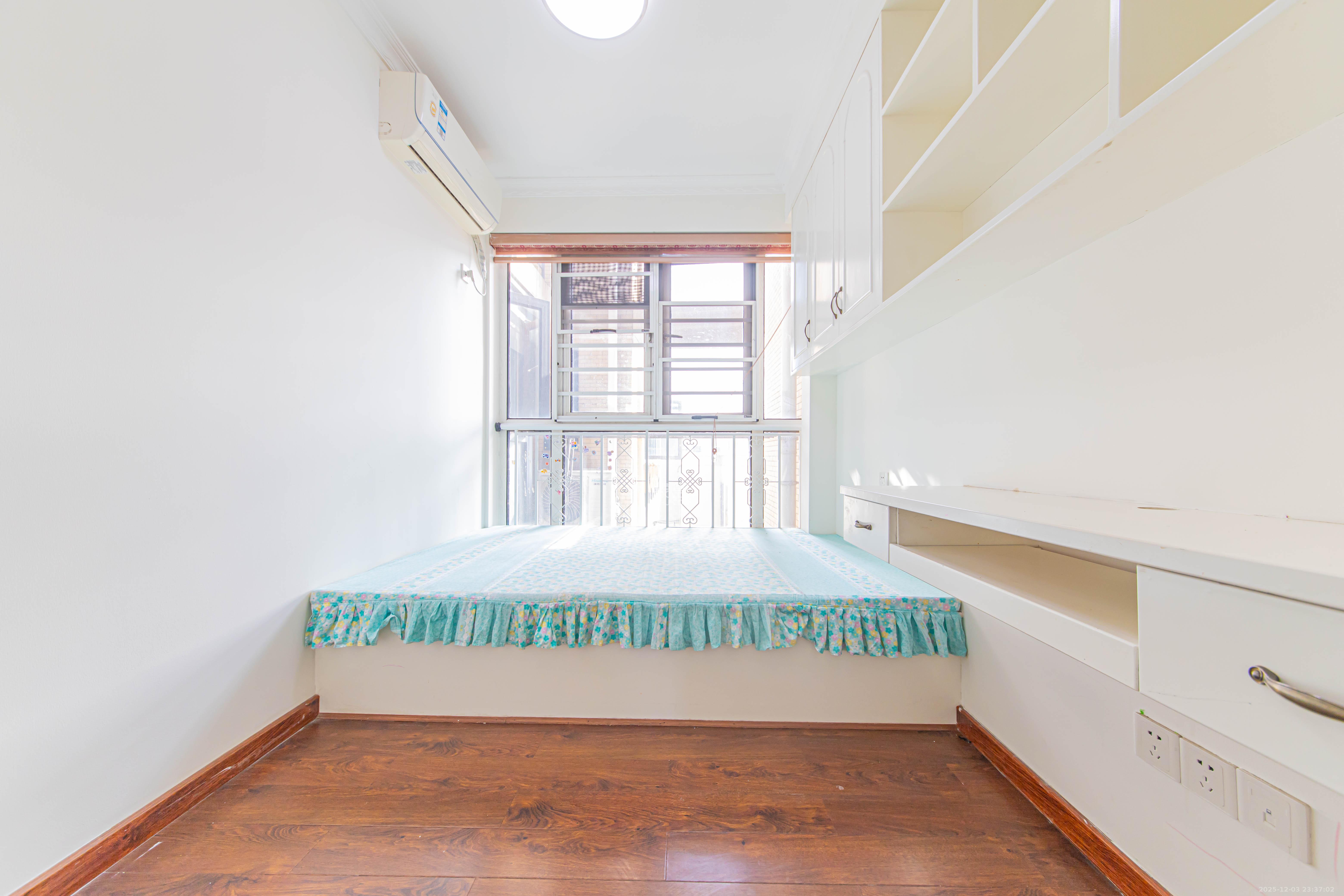 鑫远尚玺苑  4室2厅2卫    168.0万卧室