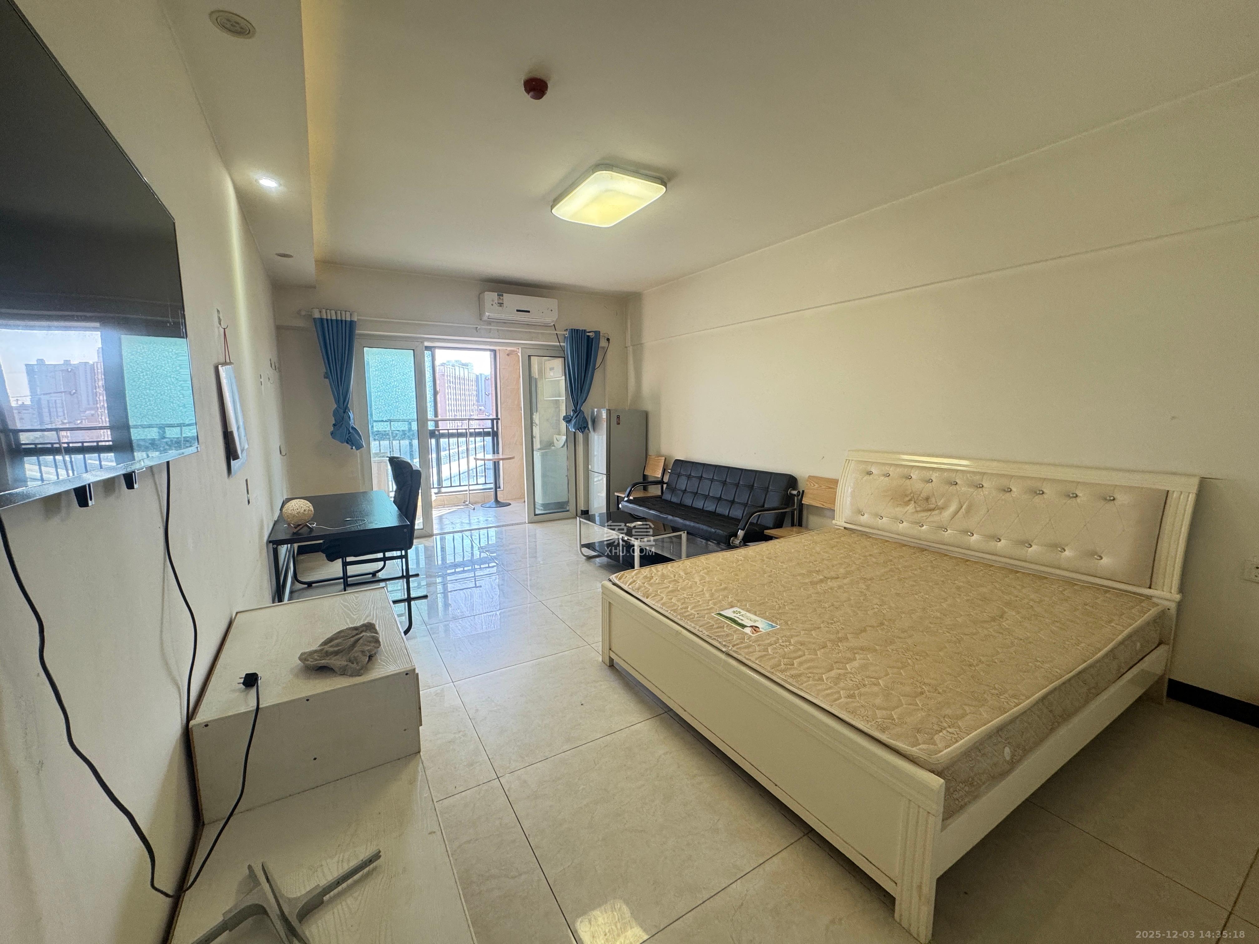 山水湾  1室1厅1卫    1350.0元/月室内图1