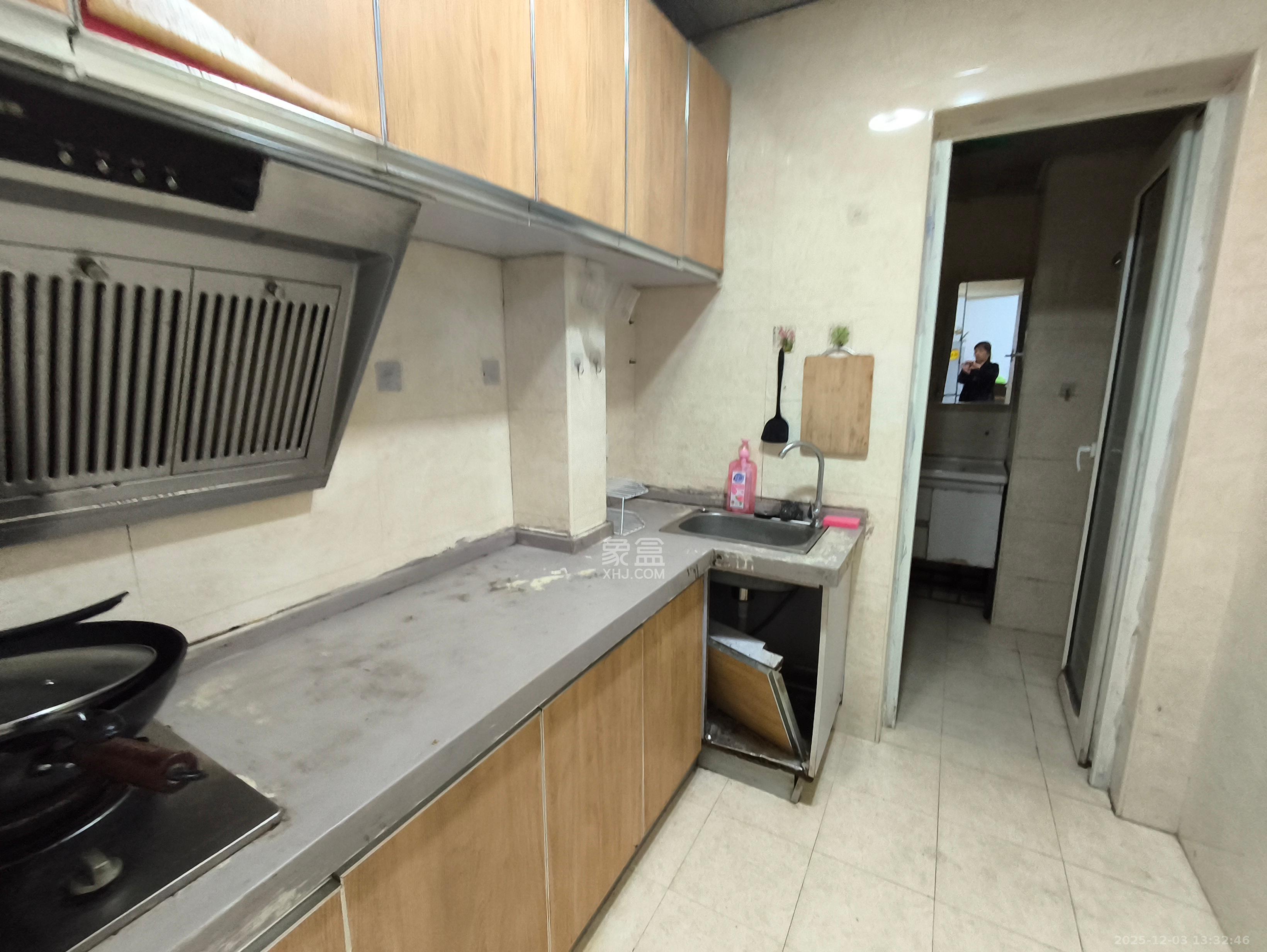 融圣国际 2室1厅1卫 2800.0元/月 融圣国际 2室1厅1卫 2800.0元/月室内图