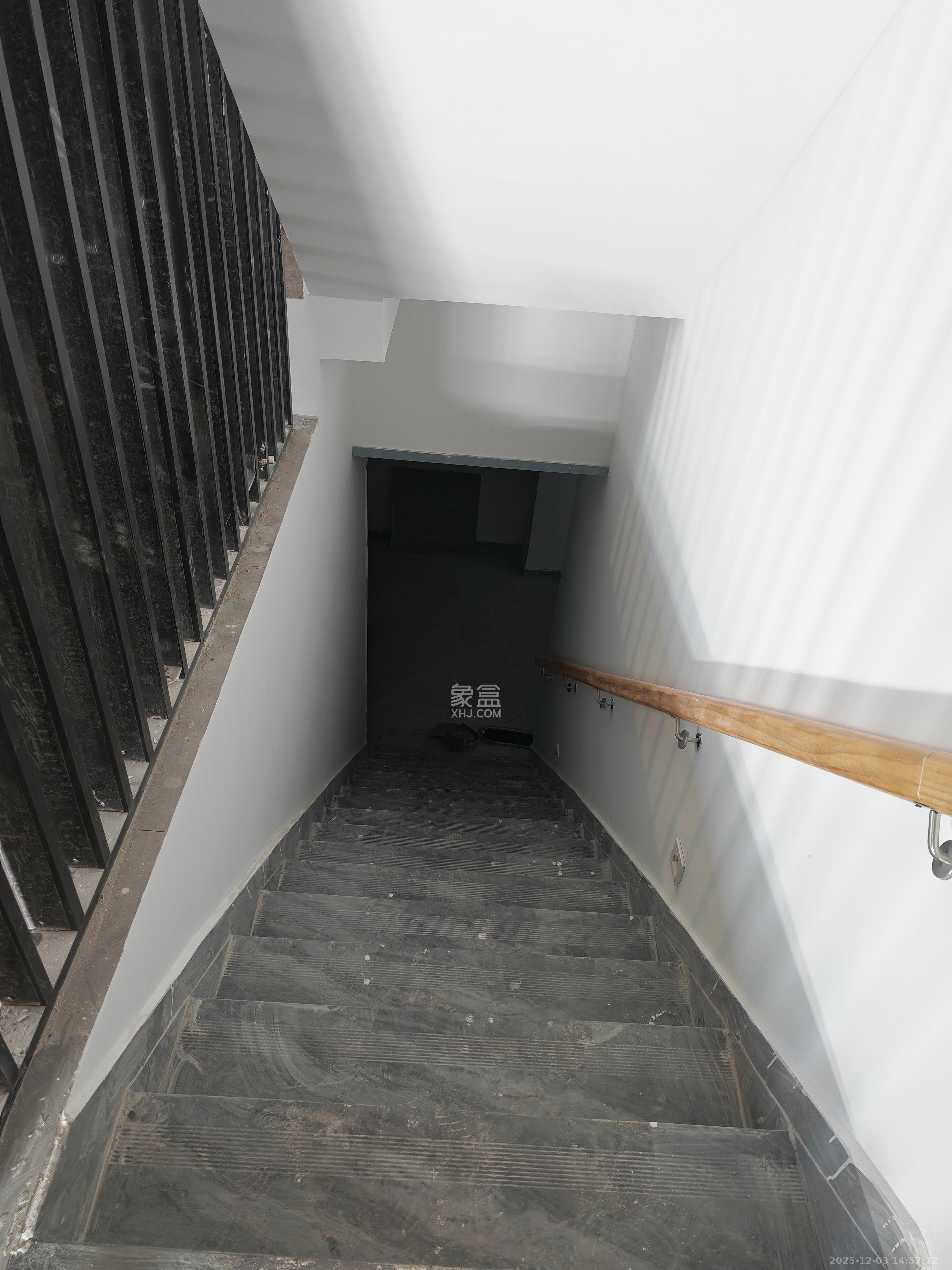 绿地公馆（绿地名邸）   278.26㎡      7000.0元/月室内图