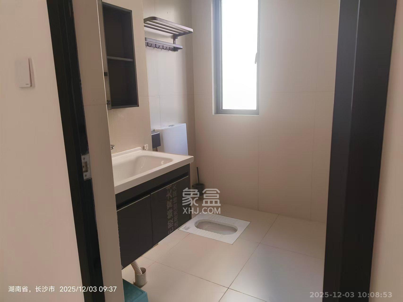 轨道中建麓江府  4室2厅2卫    3000.0元/月室内图