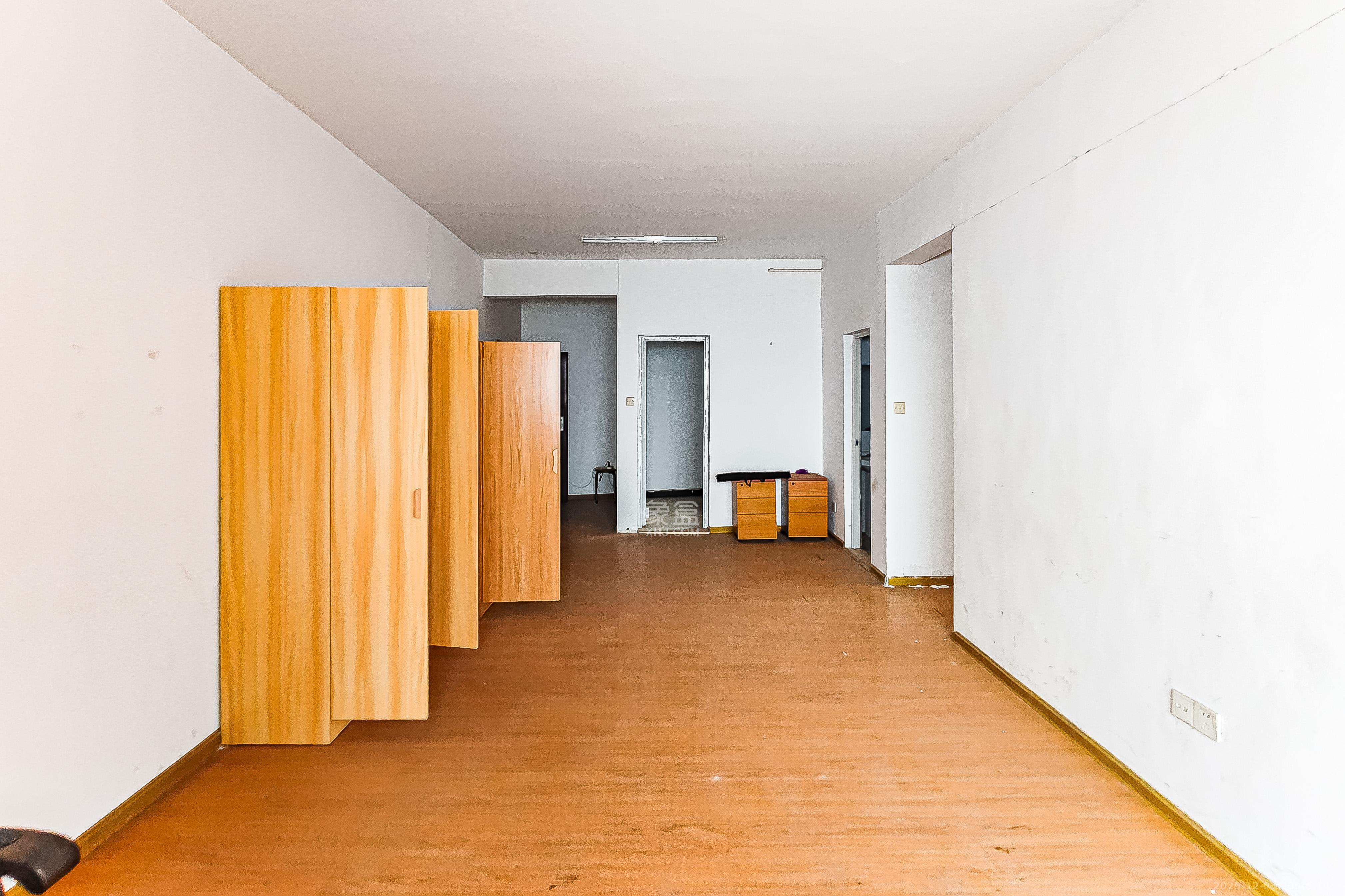 建发汇金国际  2室2厅1卫    96.8万客厅