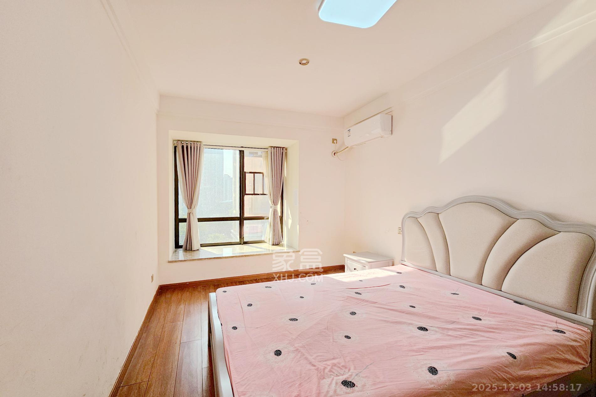 明昇壹城(明昇时代广场)二期 3室2厅2卫 150.0万 明昇壹城(明昇时代广场)二期 3室2厅2卫 150.0万卧室