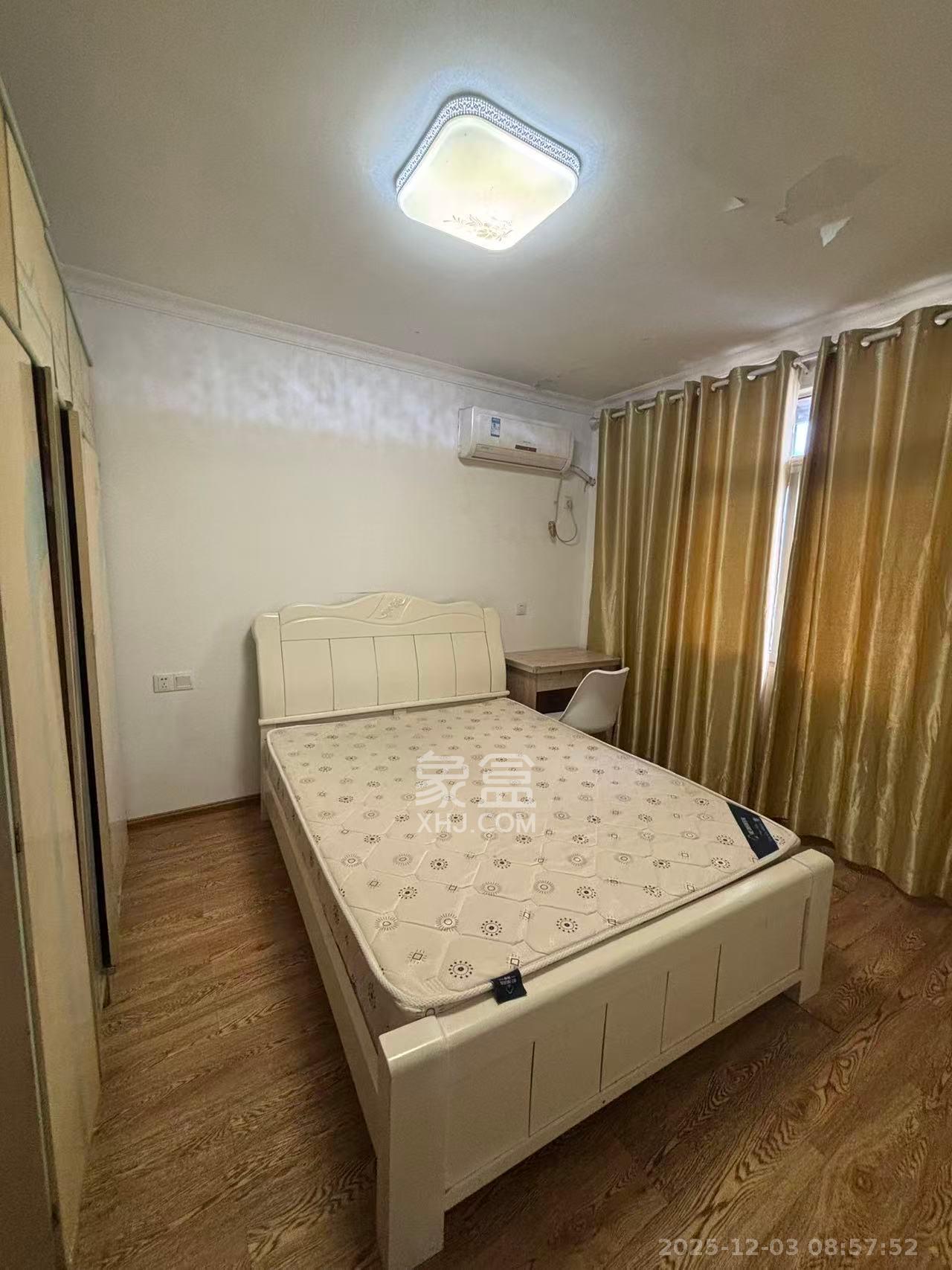 文艺新村  3室1厅1卫    2500.0元/月