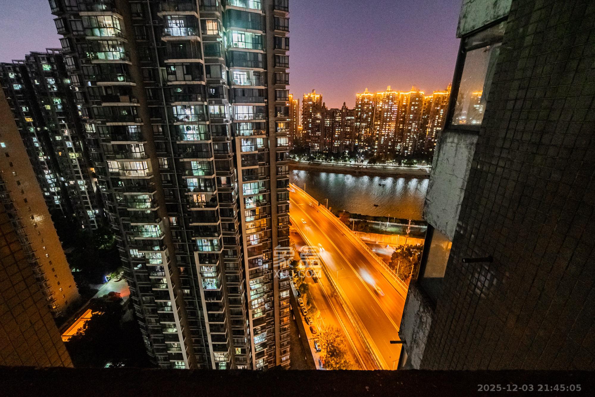 湘江世纪城瑞江苑  3室2厅2卫    75.0万