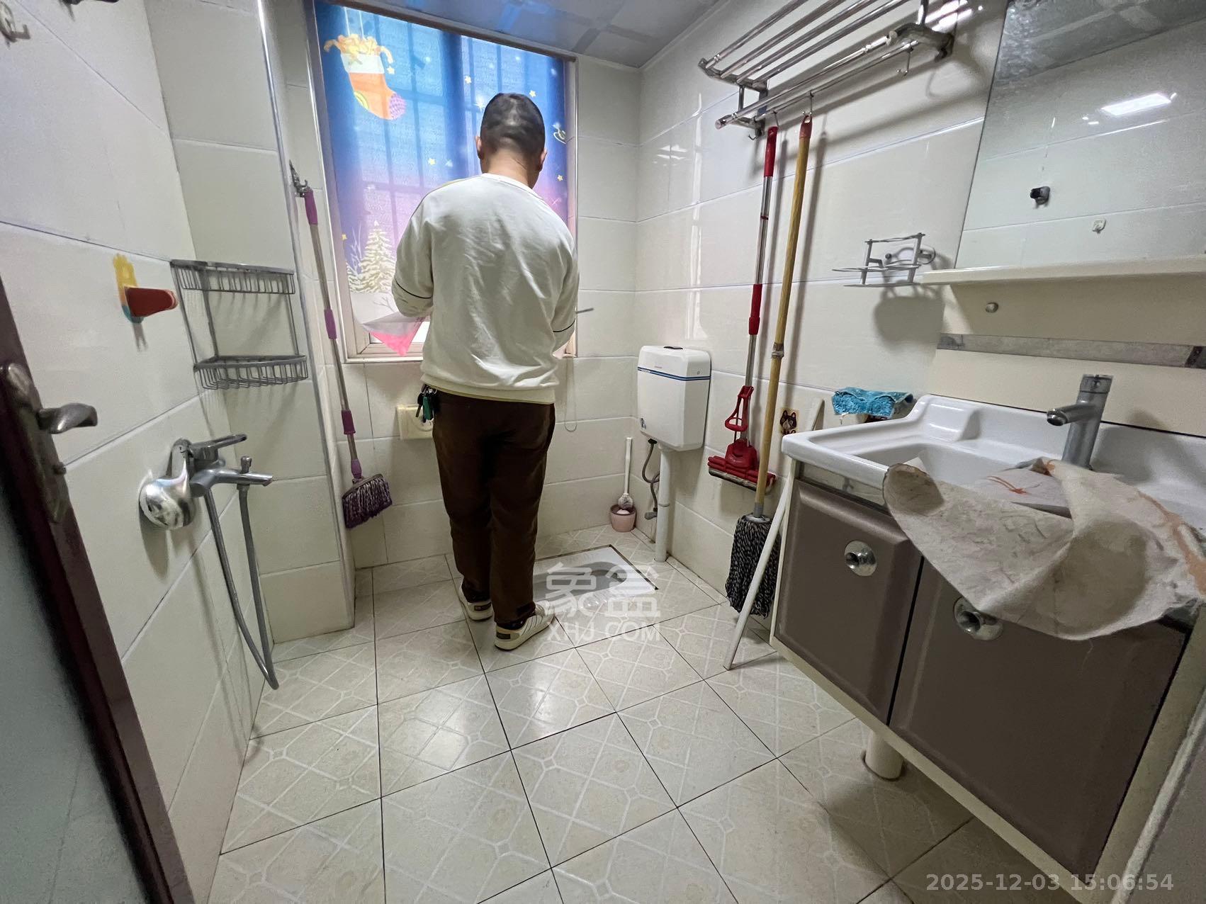 和馨园  2室1厅1卫    2100.0元/月室内图