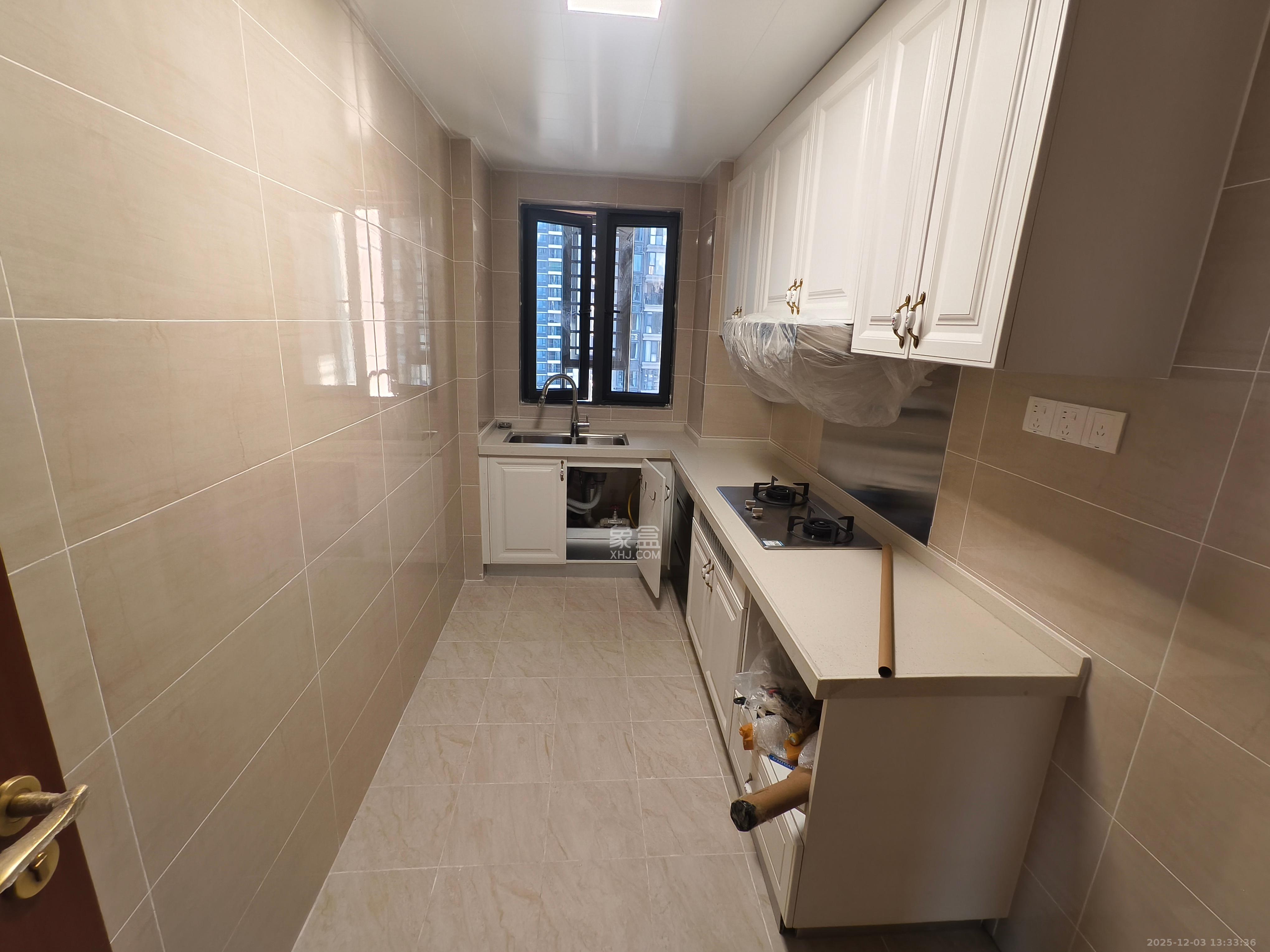 恒大御景天下城二期  3室2厅2卫    2400.0元/月室内图