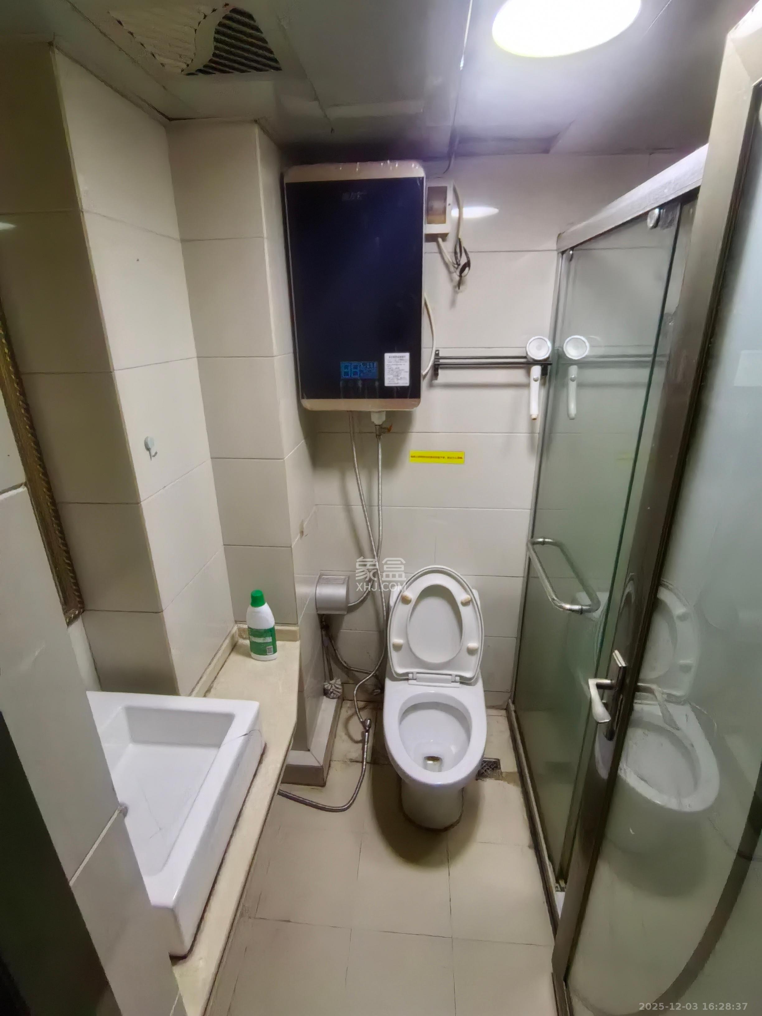 名富公寓  3室1厅1卫    2000.0元/月室内图