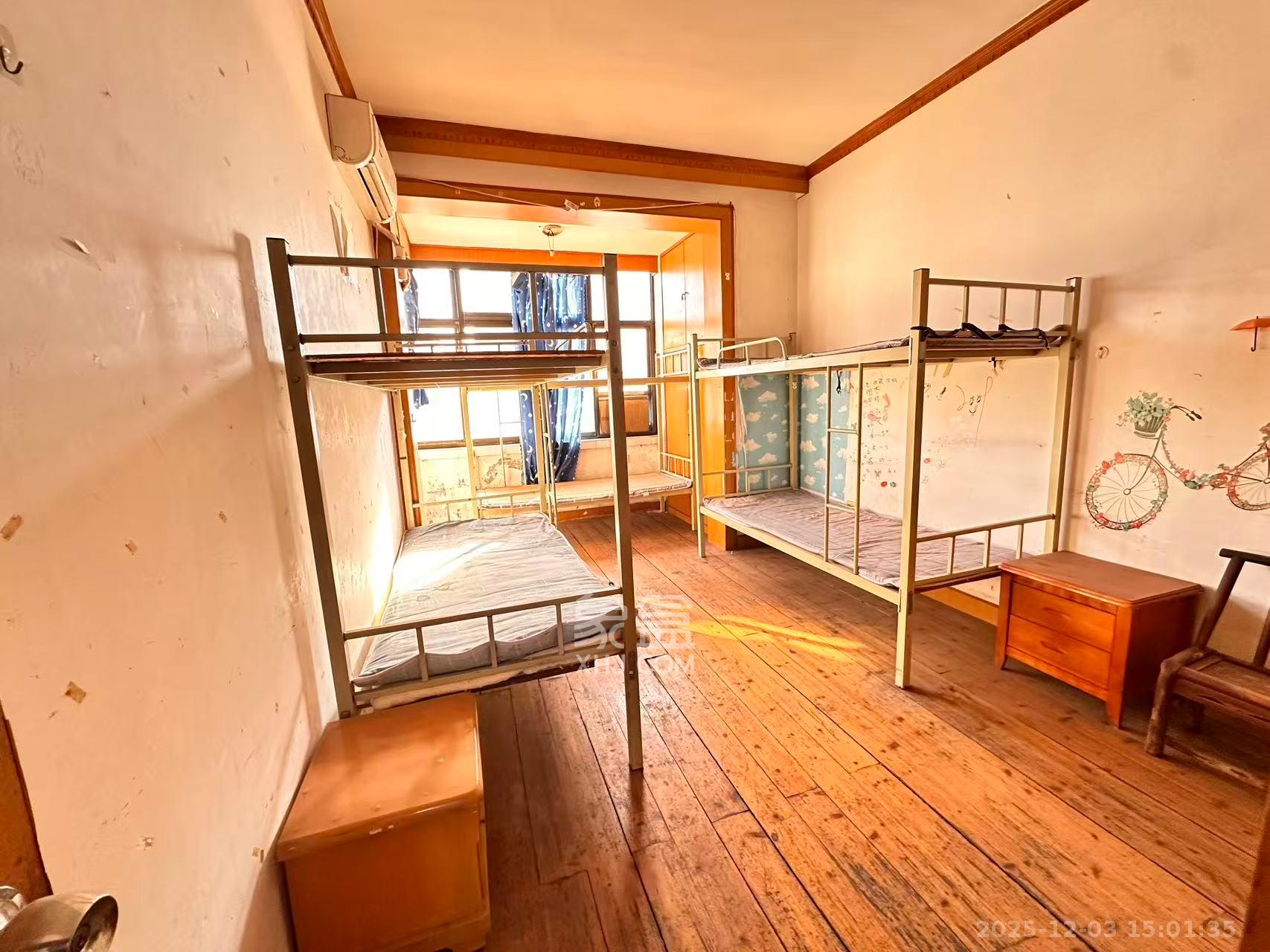 湘绣研究所宿舍北院 3室1厅1卫 1500.0元/月 湘绣研究所宿舍北院 3室1厅1卫 1500.0元/月室内图