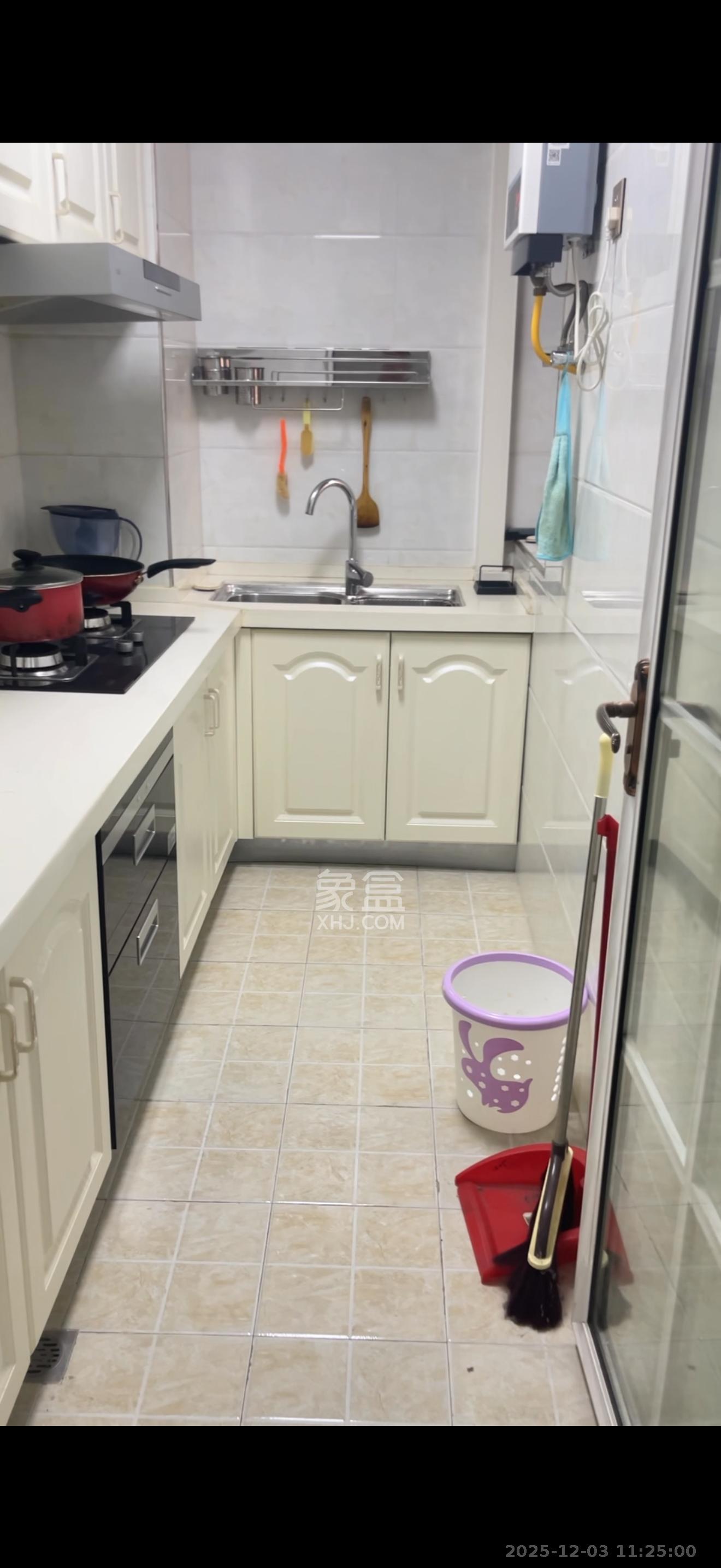 四季星城 1室2厅1卫 1900.0元/月 四季星城 1室2厅1卫 1900.0元/月室内图