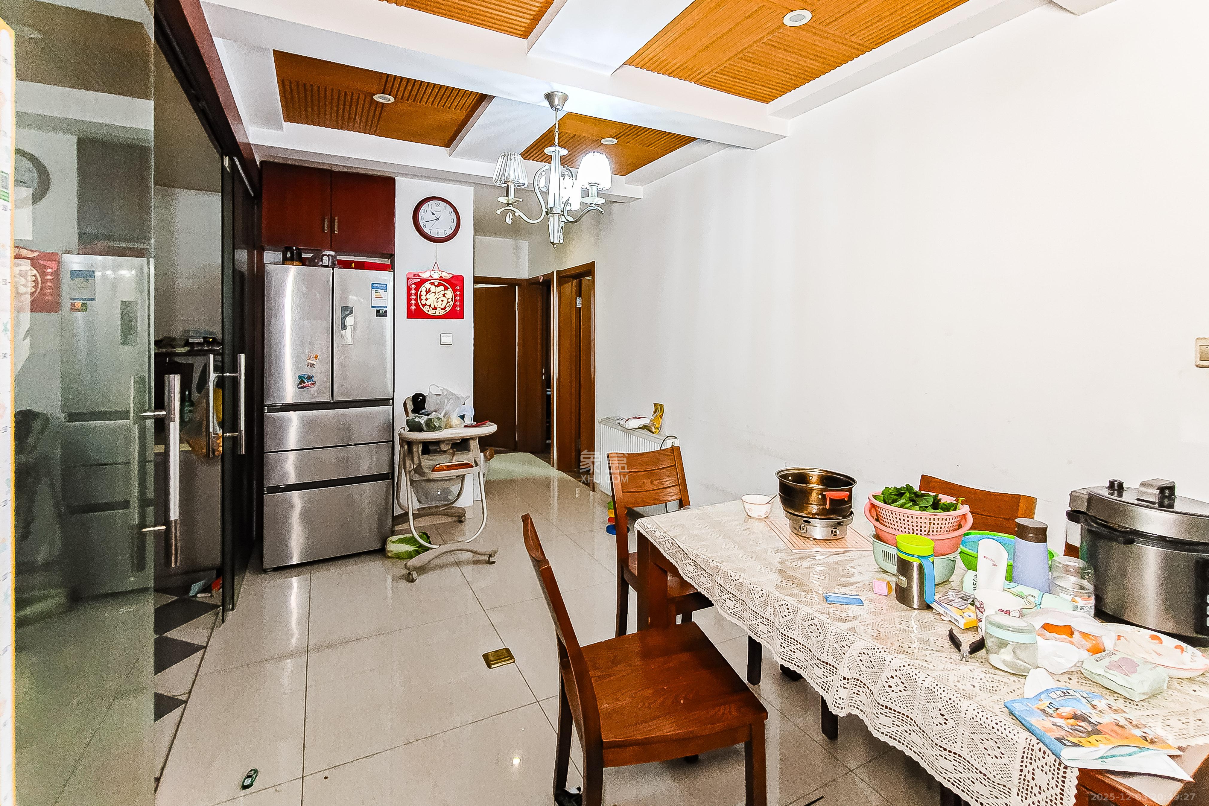 宏泽佳园  3室2厅1卫    180.0万客厅