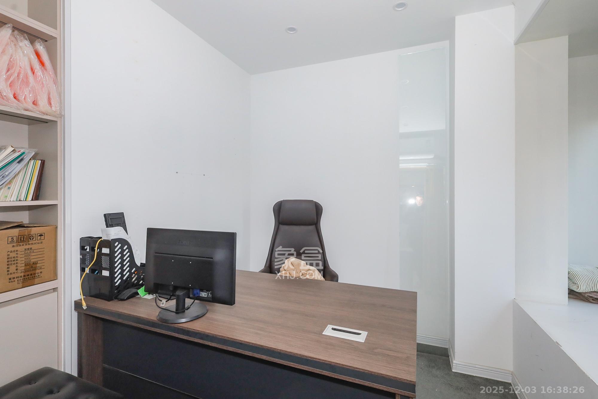 龙湖铂金岛  1室1厅1卫    28.0万其他