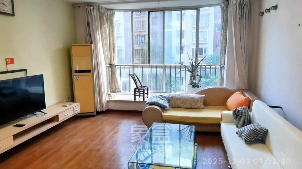 四季美景一、二期  3室2厅2卫    2500.0元/月