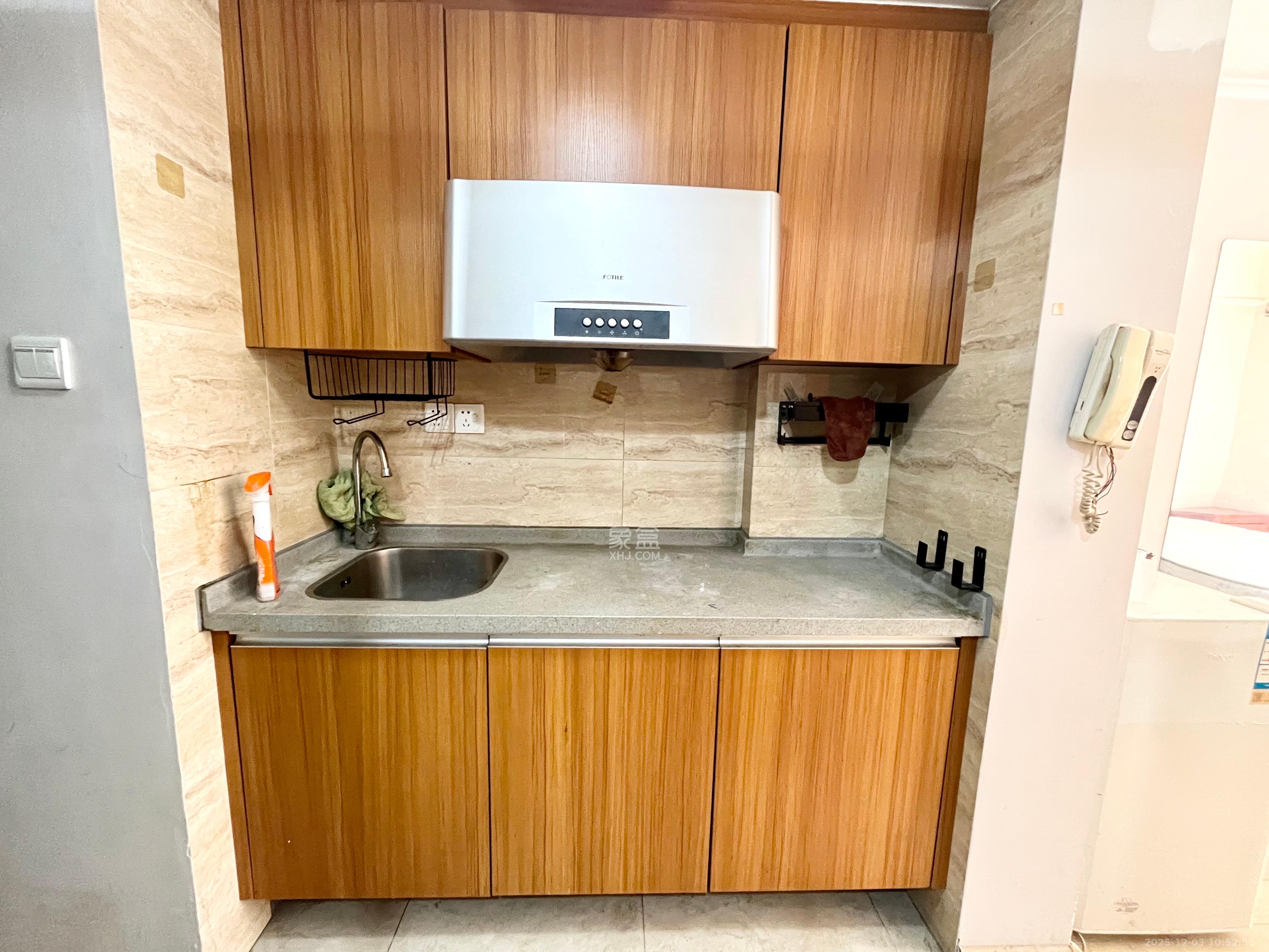 万科城  1室1厅1卫    1350.0元/月室内图