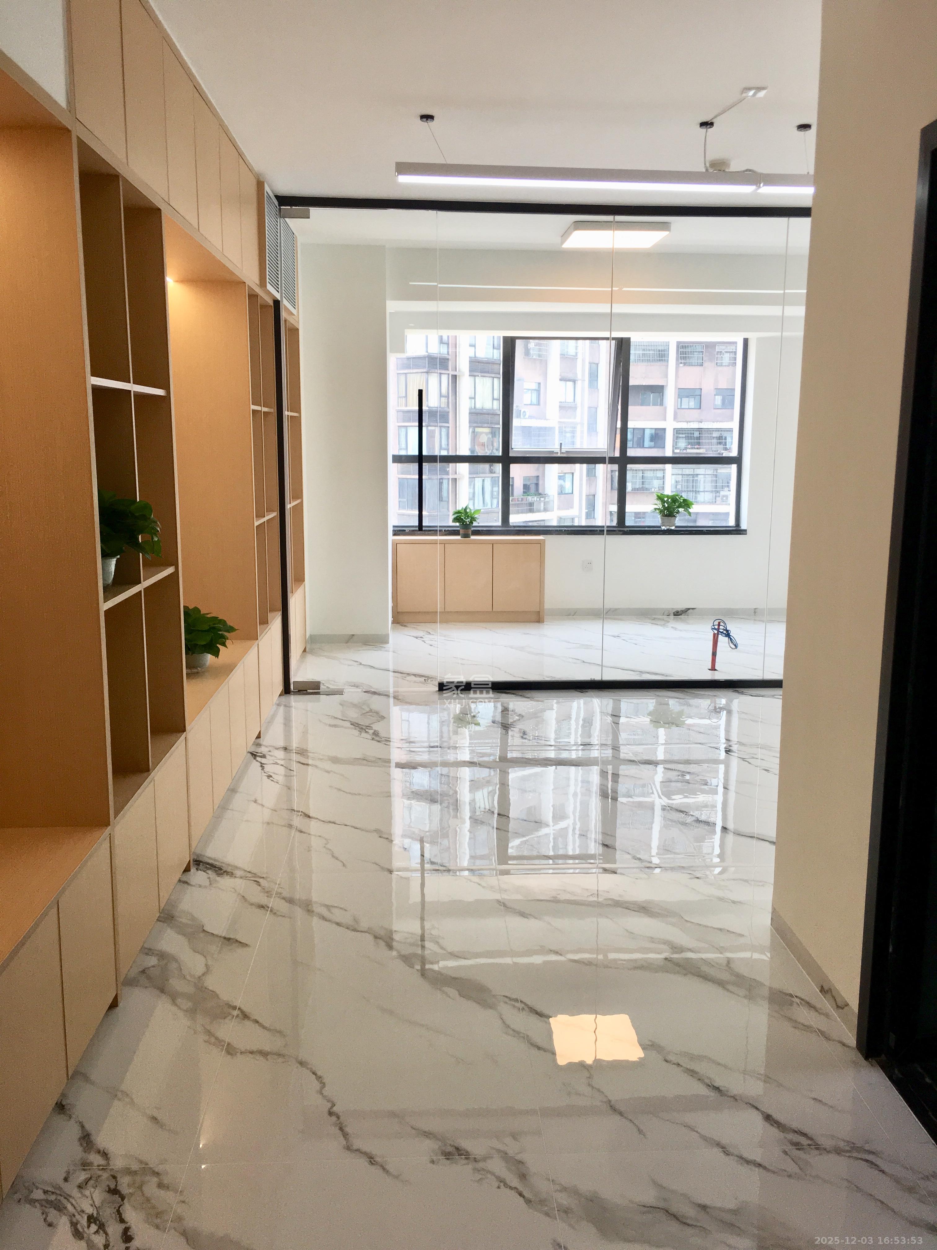 世景国际广场  1室1厅1卫    2500.0元/月