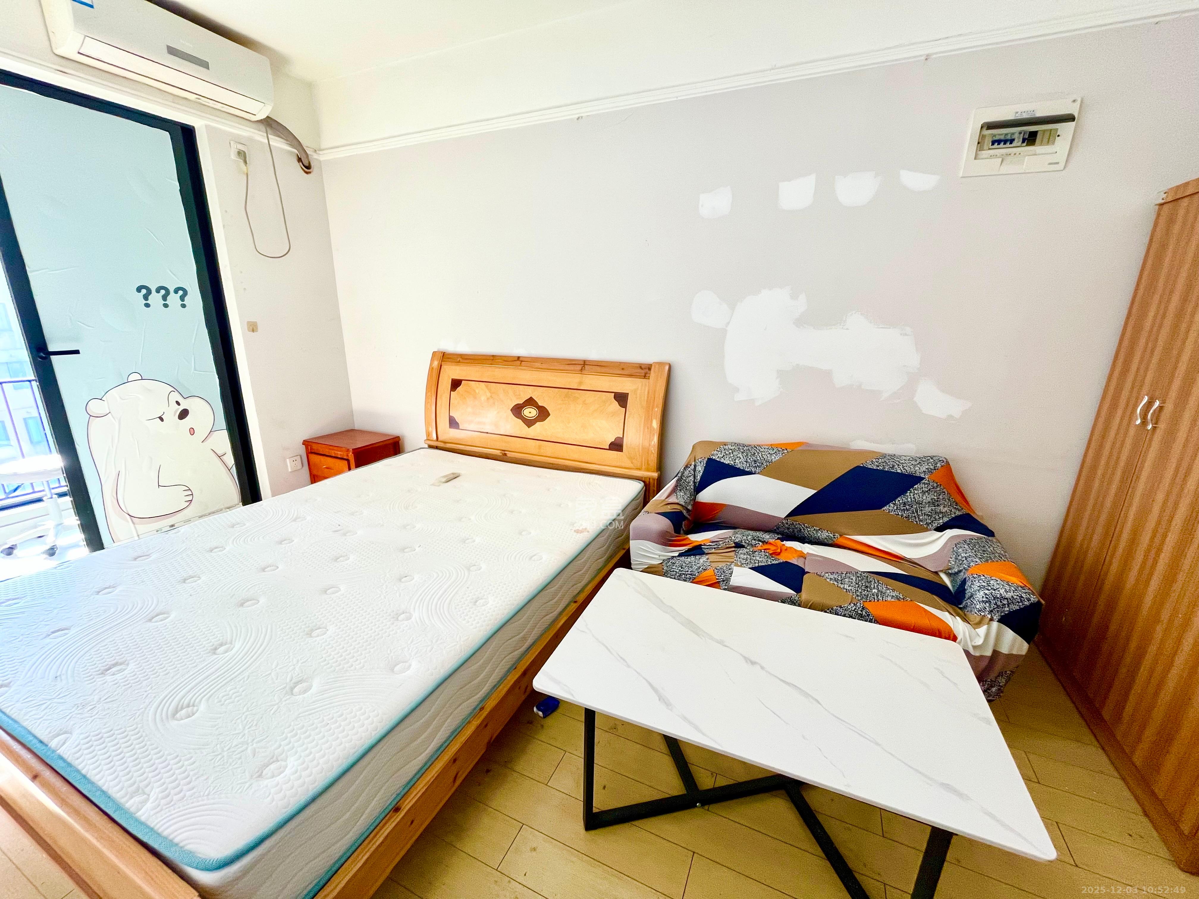 万科城  1室1厅1卫    1350.0元/月室内图1