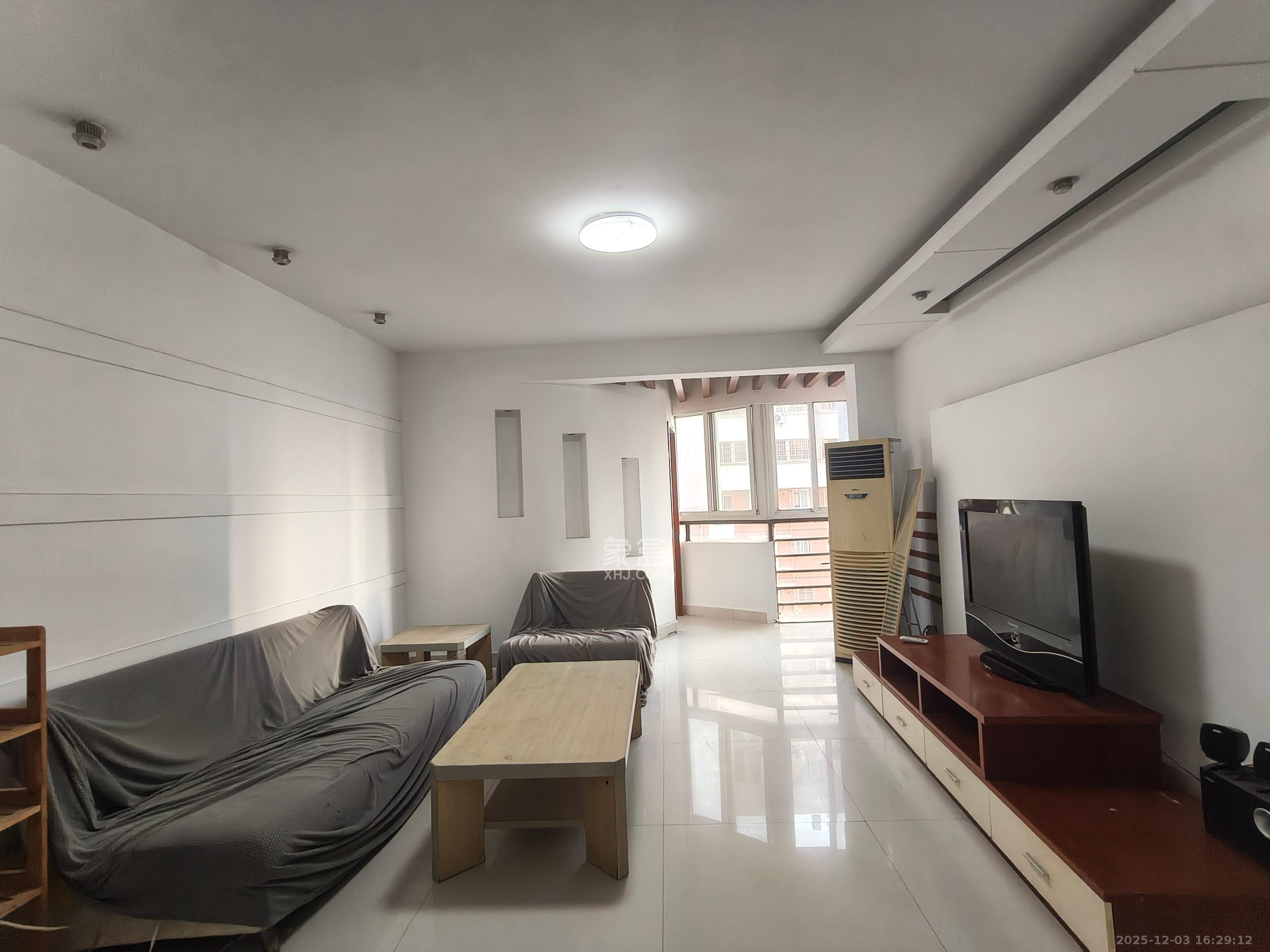 晶华美地  2室2厅2卫    1500.0元/月室内图