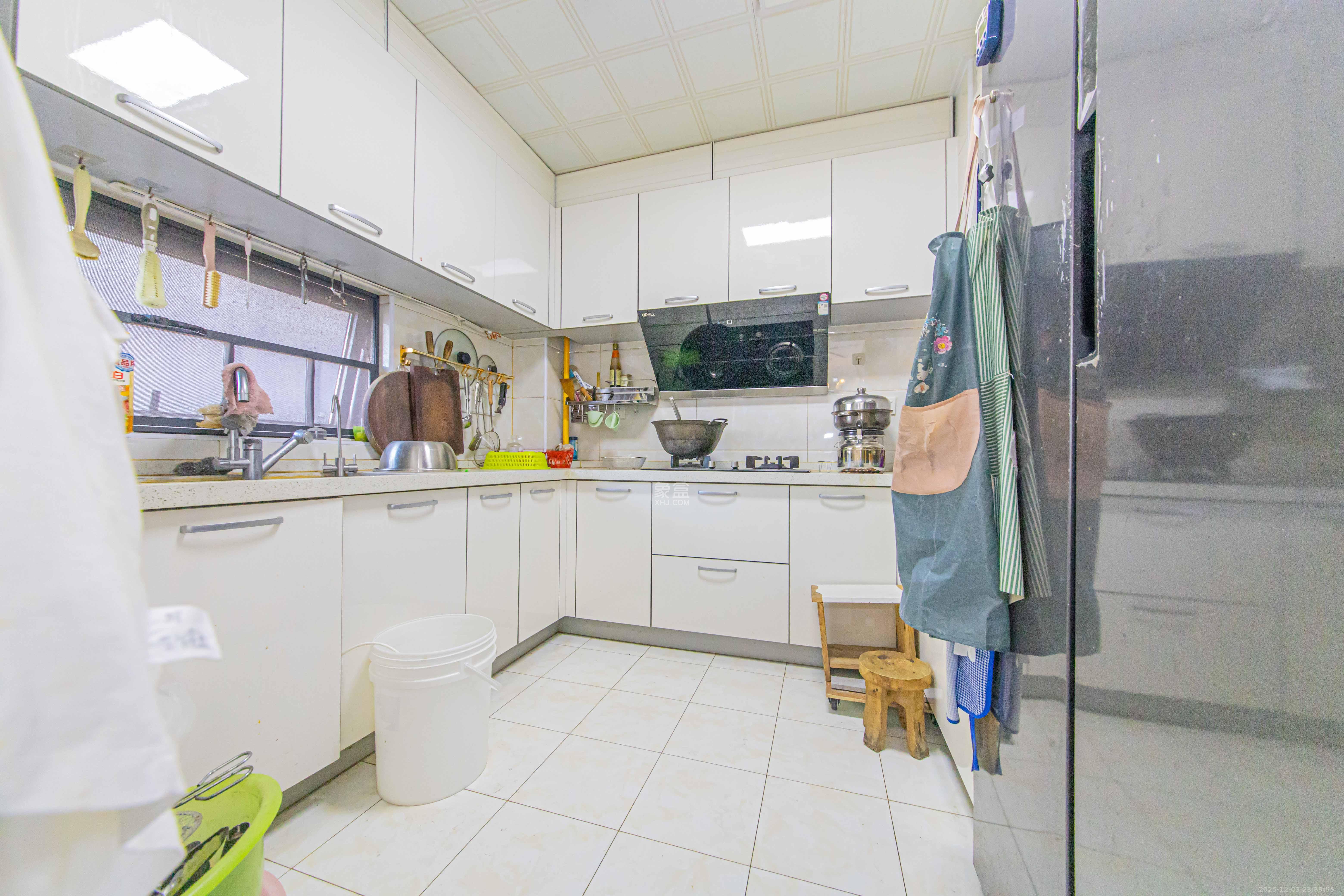 汇金城/嘉华城二期 4室2厅2卫 148.0万 汇金城/嘉华城二期 4室2厅2卫 148.0万厨房