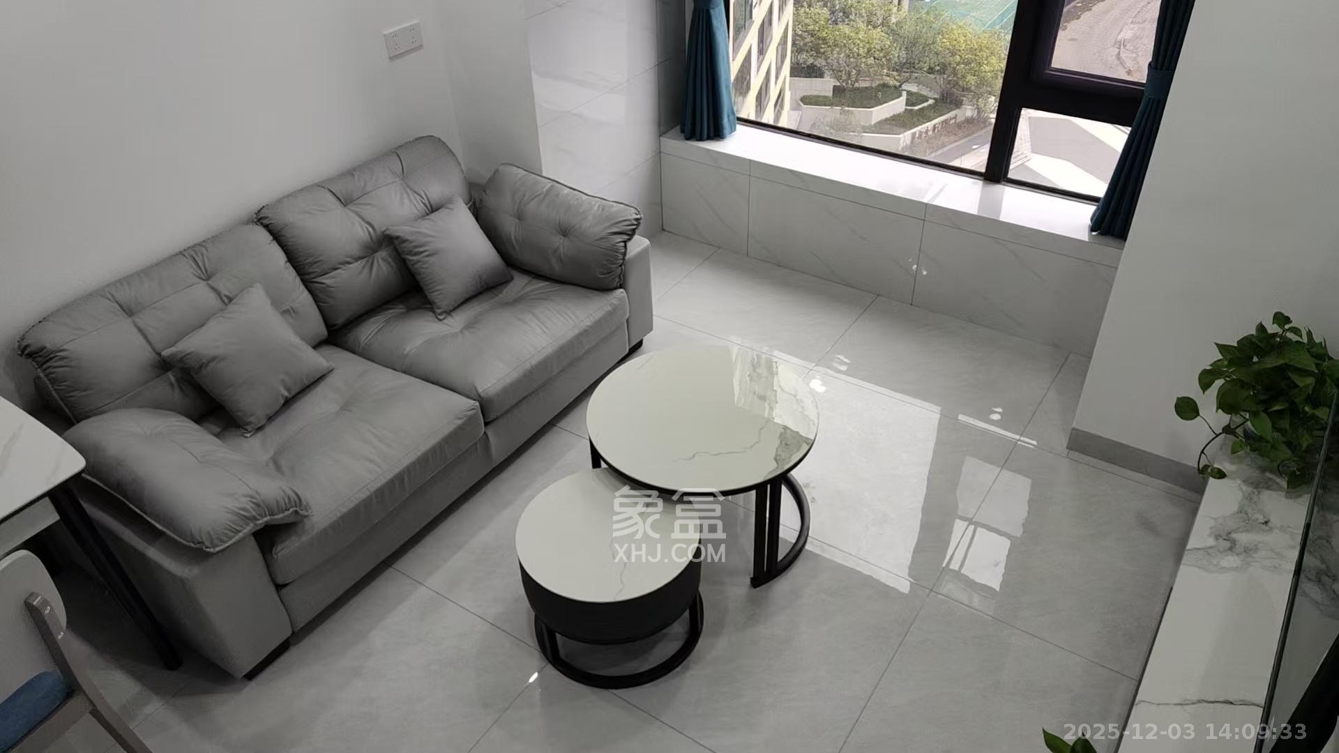 越秀悦湖台 2室2厅1卫 2300.0元/月 越秀悦湖台 2室2厅1卫 2300.0元/月室内图