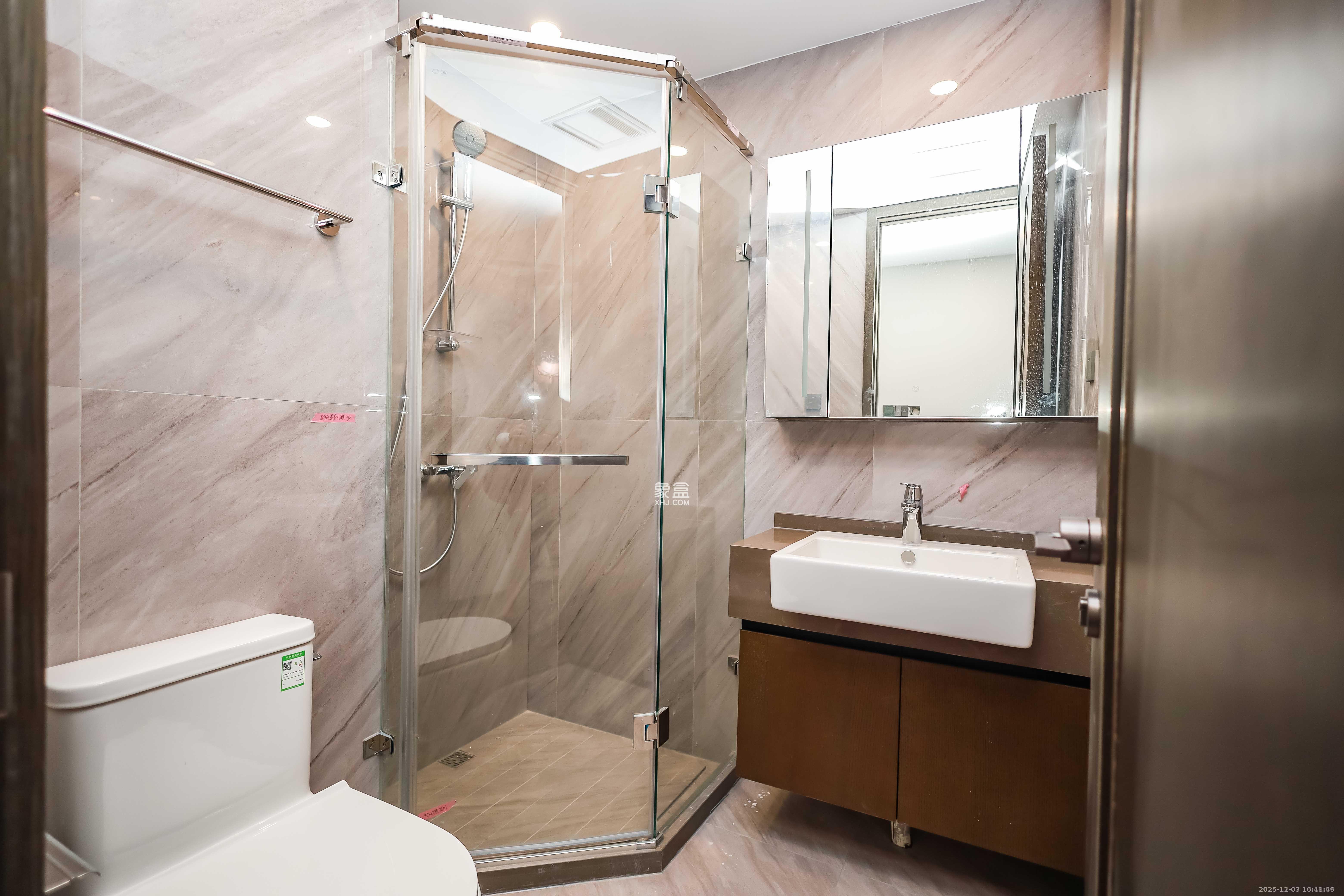 龙湖舜山府 4室2厅2卫 5600.0元/月 龙湖舜山府 4室2厅2卫 5600.0元/月室内图