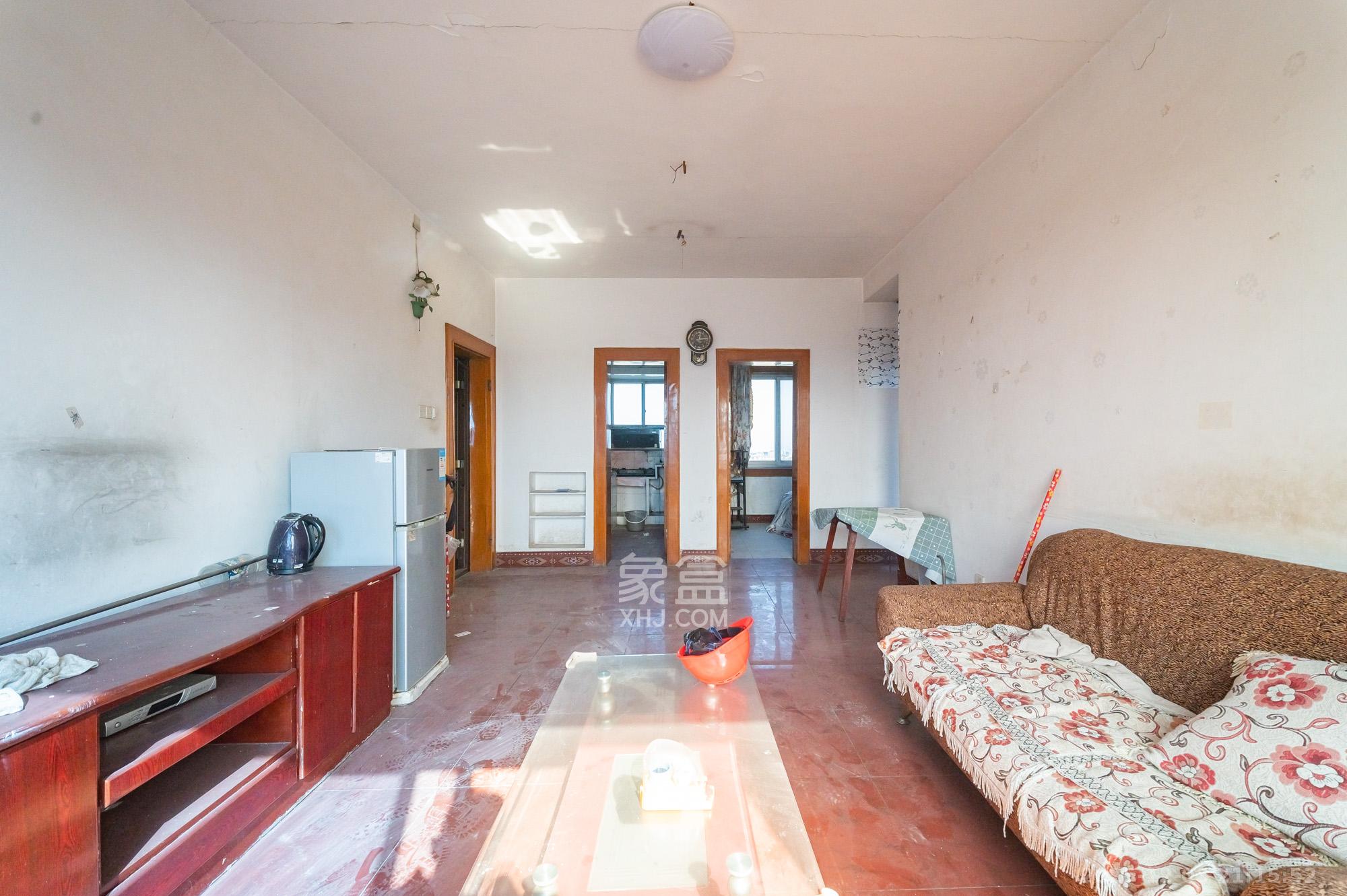 星沙交通局宿舍  3室2厅1卫    28.8万客厅
