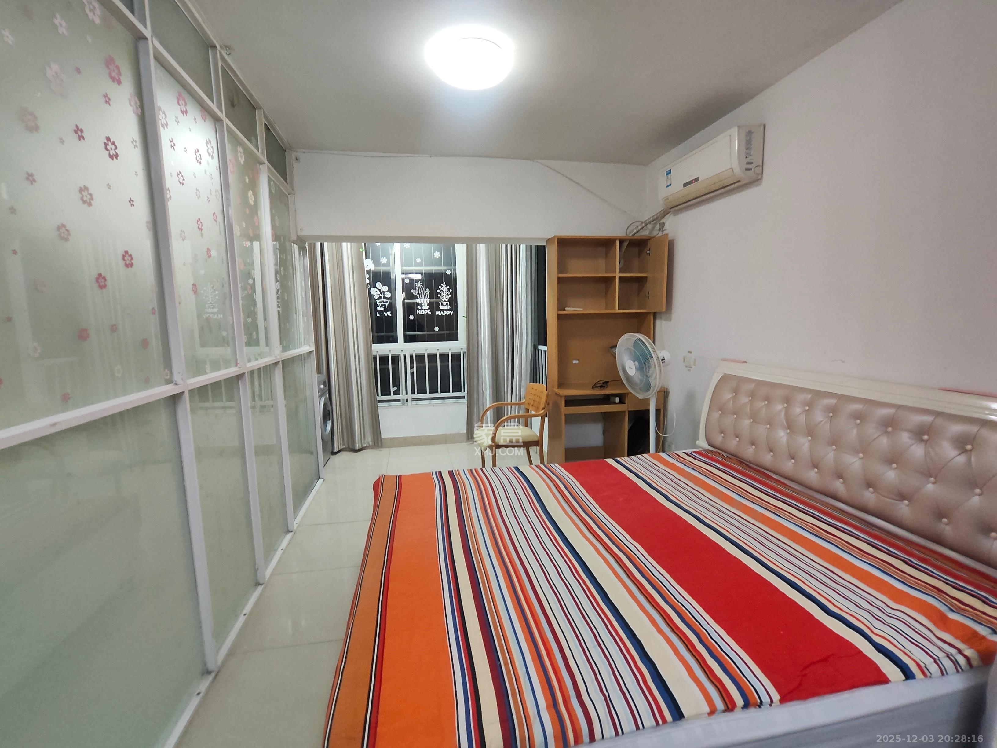 先锋东外滩  1室1厅1卫    1400.0元/月