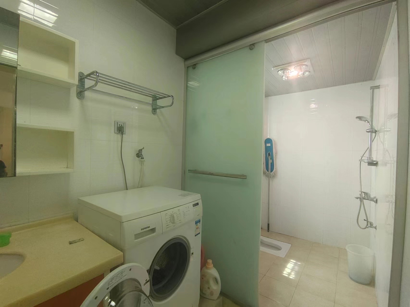 安厦鑫苑 3室2厅1卫 69.8万 安厦鑫苑 3室2厅1卫 69.8万客厅