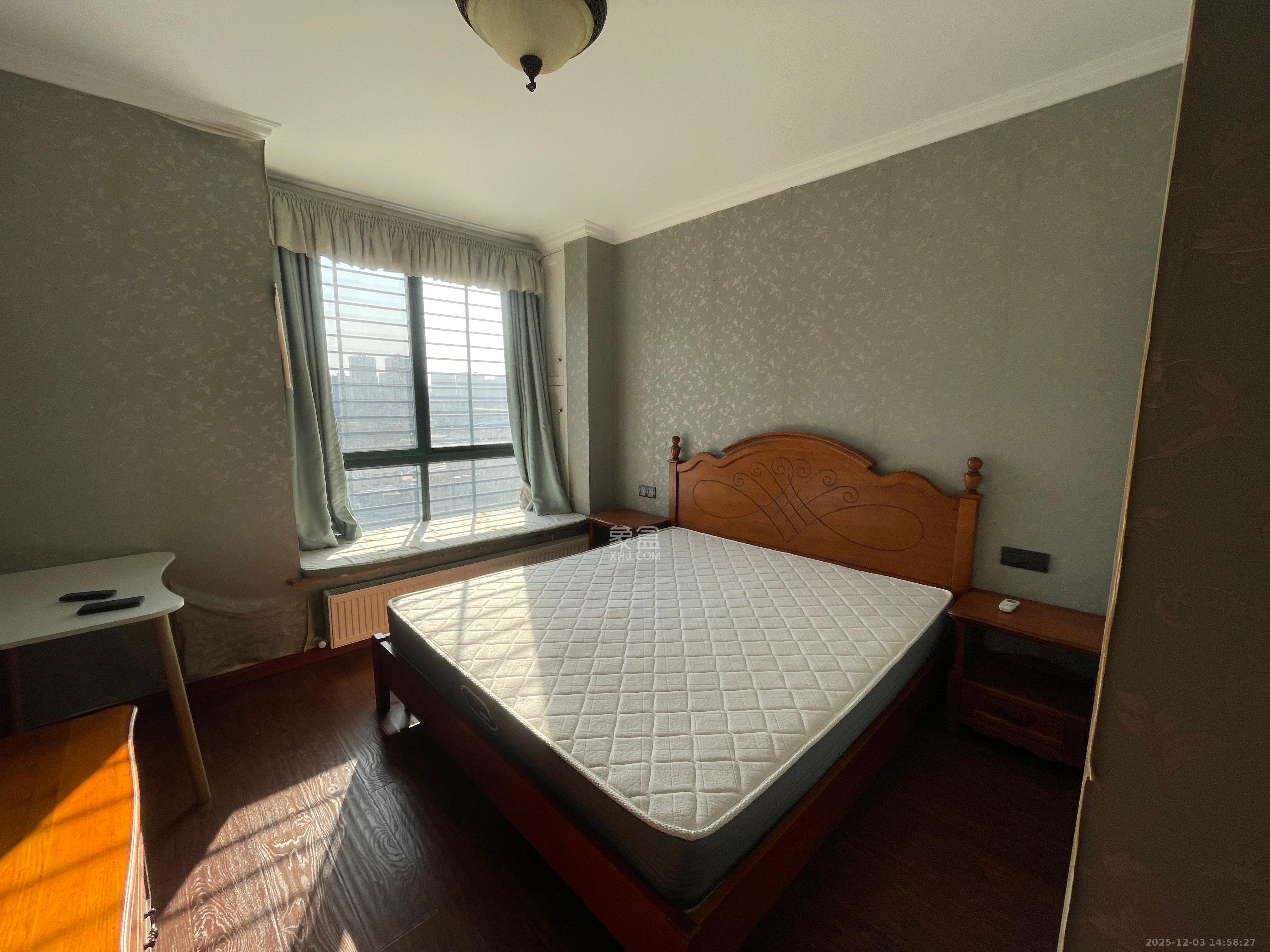 尊邸华庭 3室2厅1卫 2400.0元/月 尊邸华庭 3室2厅1卫 2400.0元/月室内图