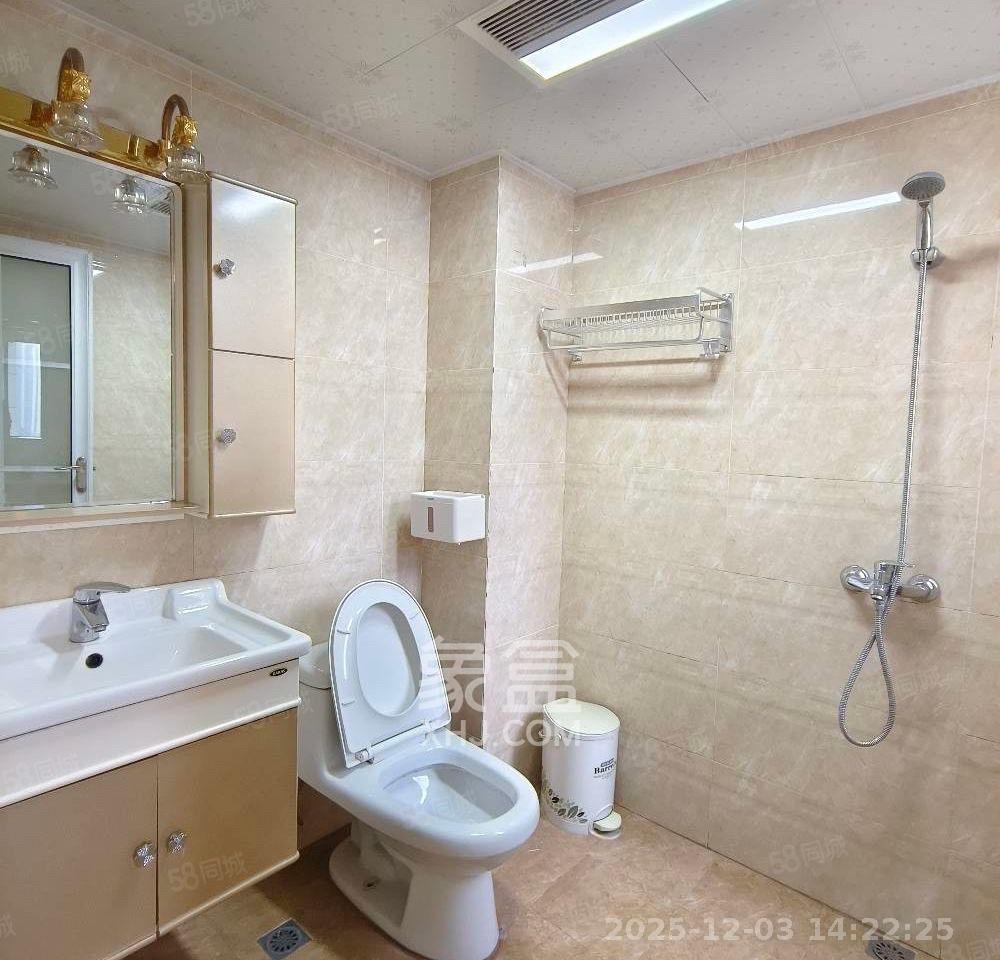 南山雍江汇（滨江国际新城）  3室2厅2卫    3600.0元/月室内图