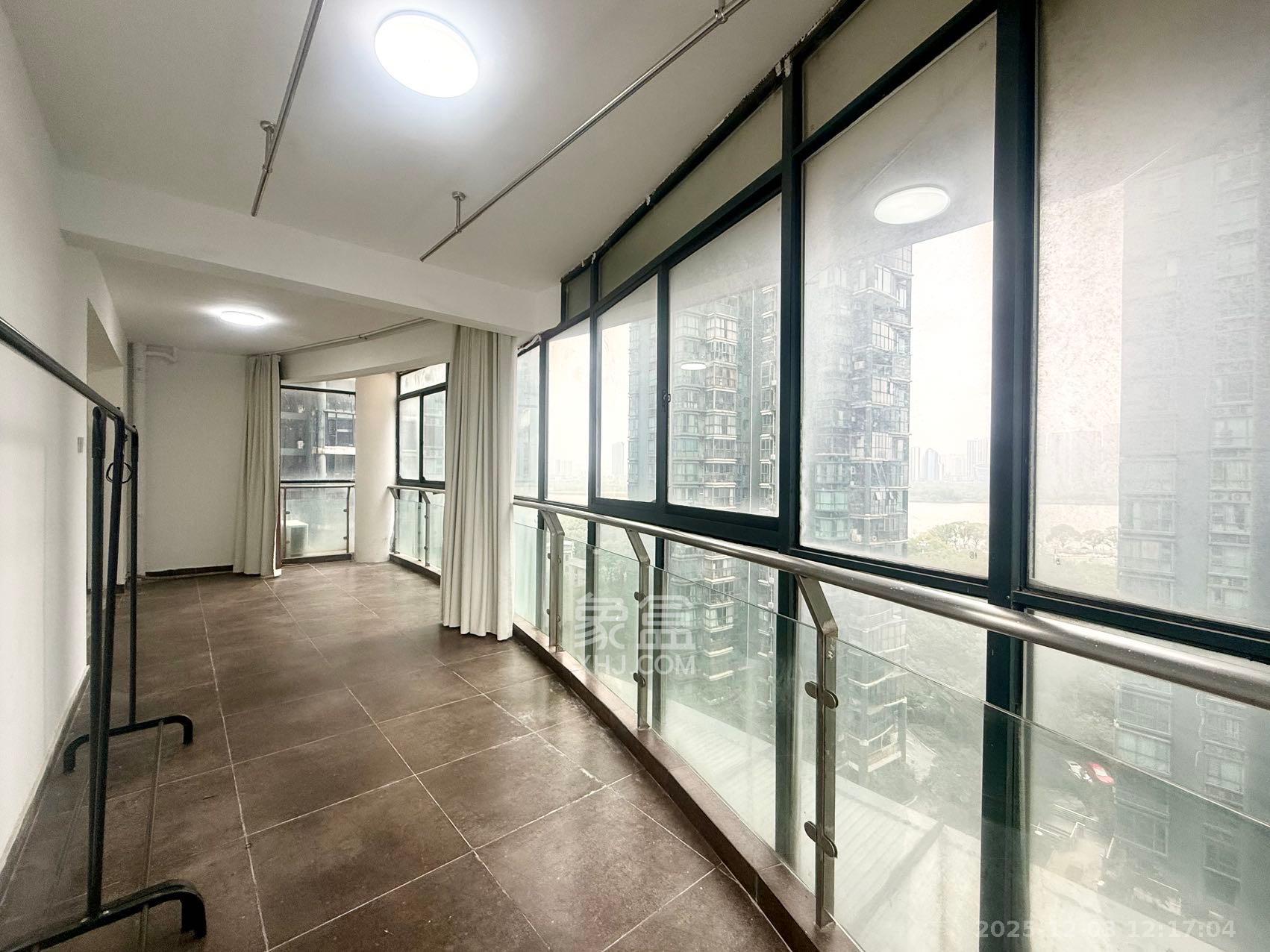 华盛新外滩  3室2厅1卫    3600.0元/月室内图