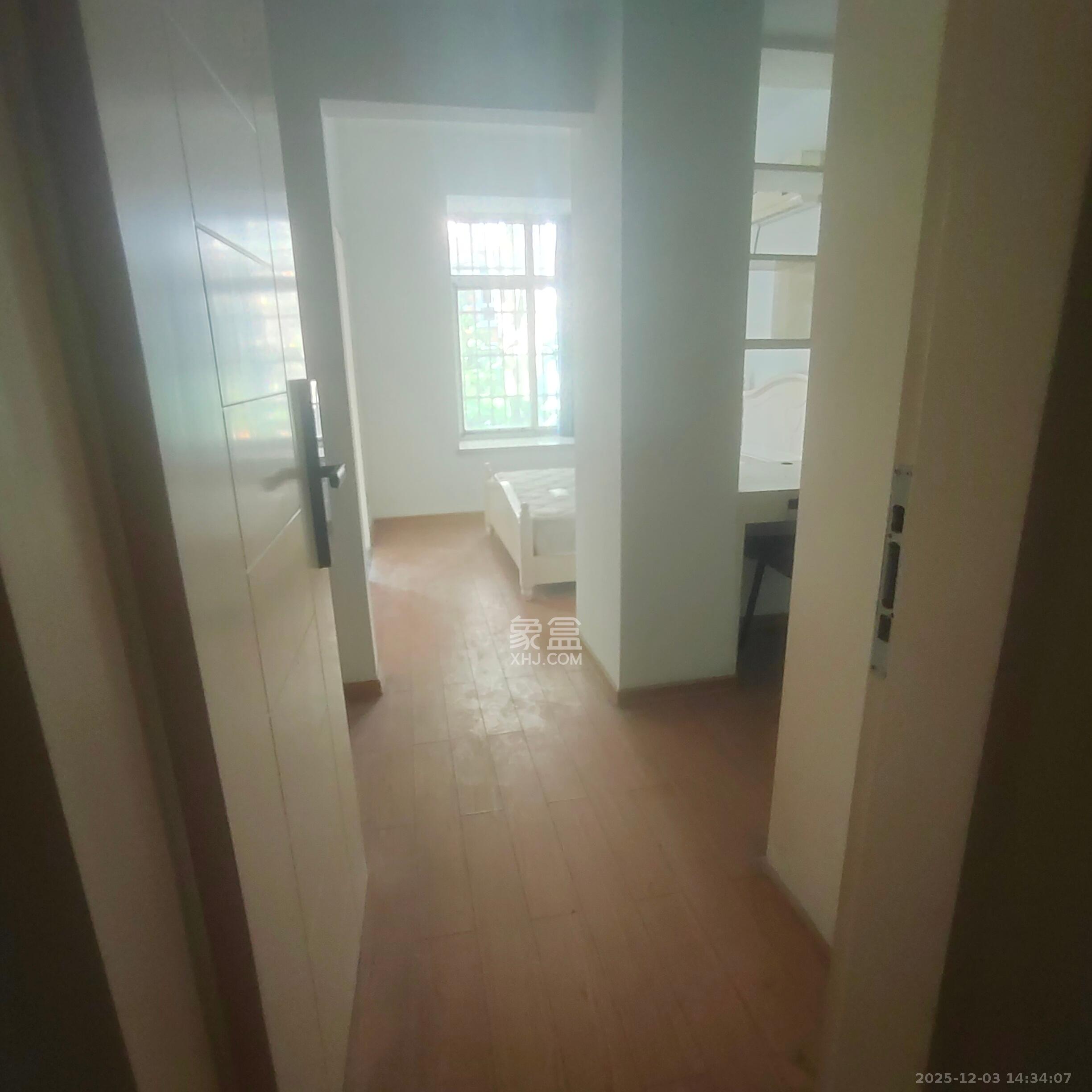 山水人家一二期  4室2厅1卫    800.0元/月室内图