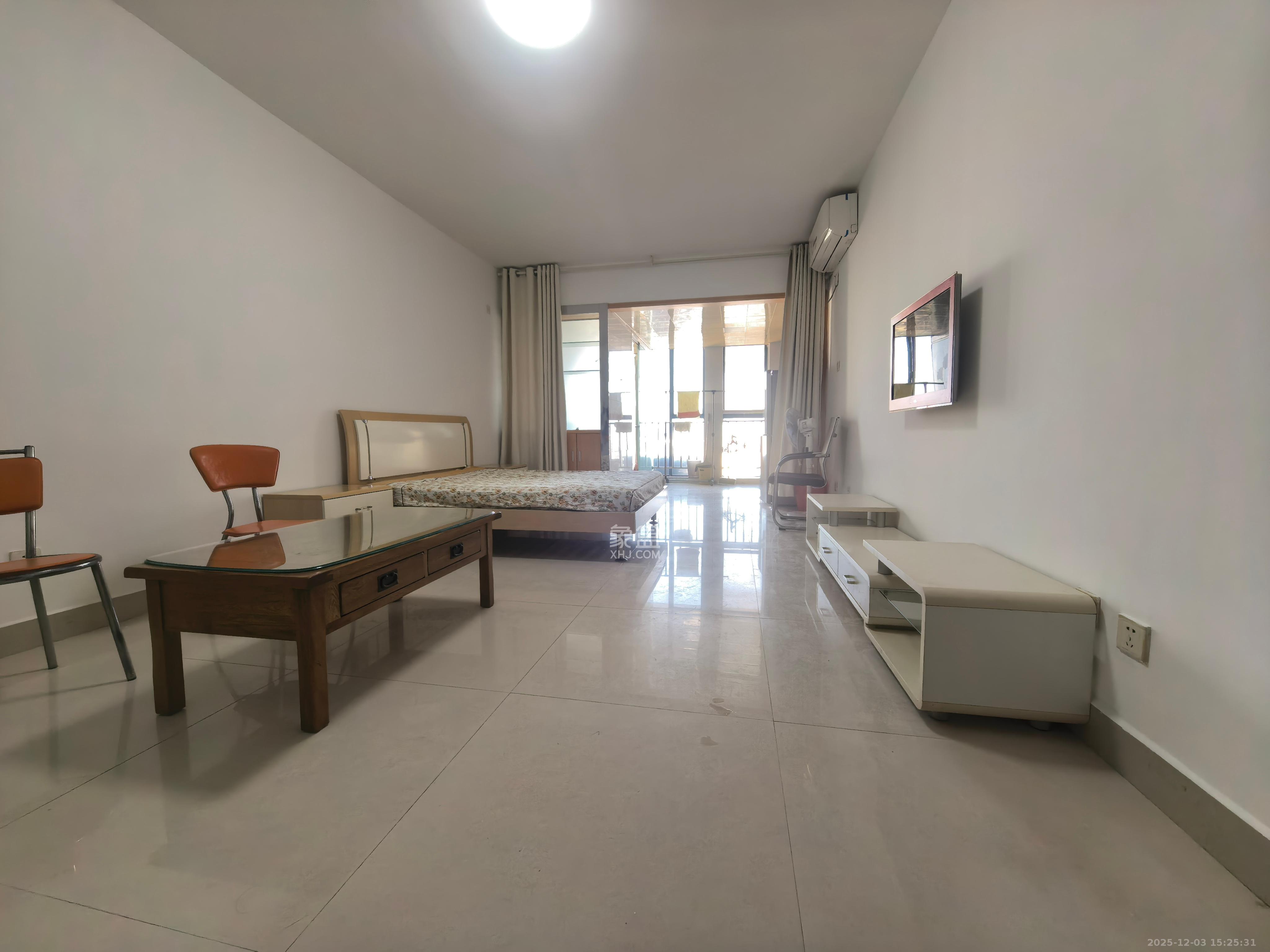 东一国际  1室1厅1卫    1500.0元/月