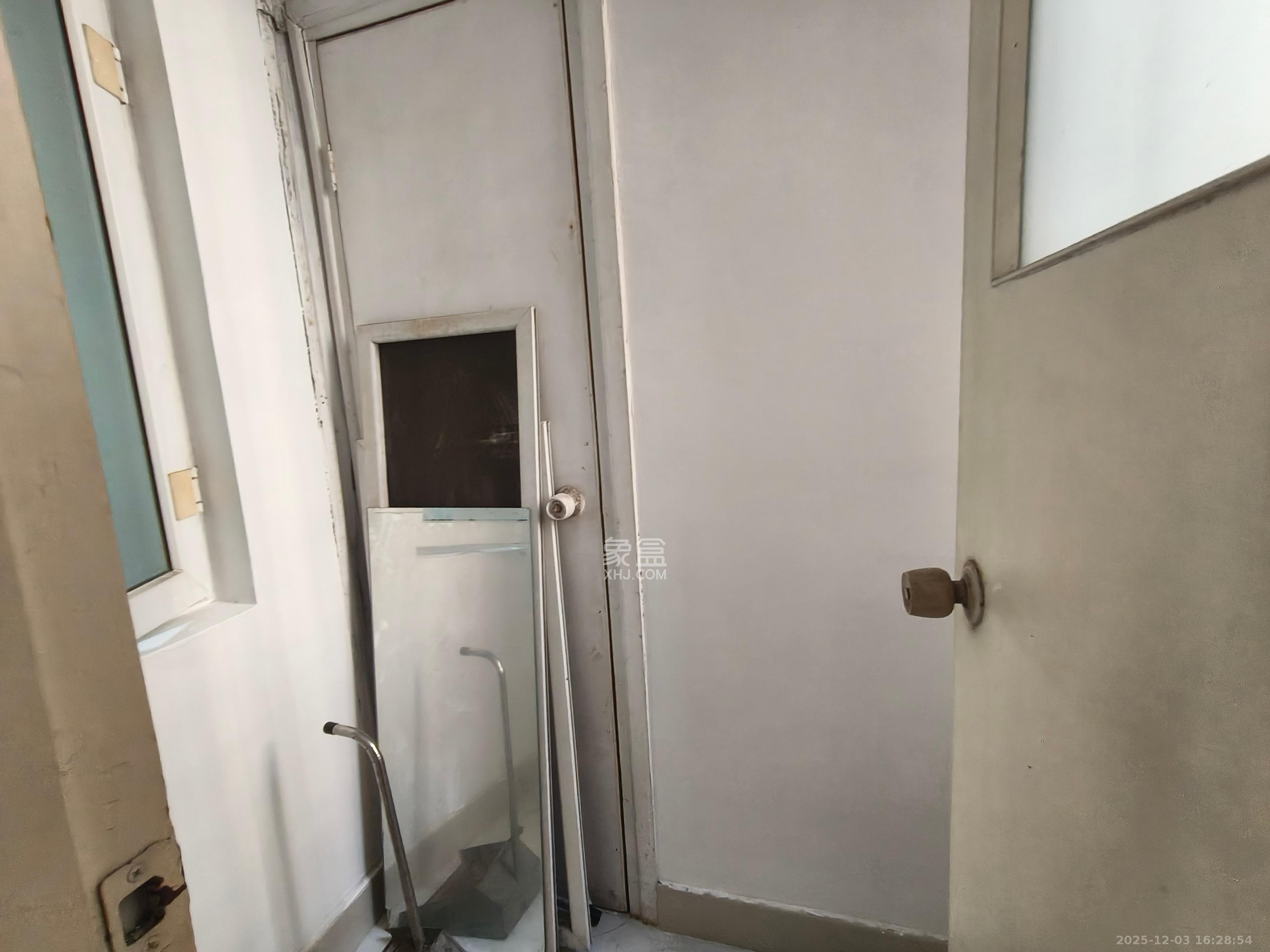 晶华美地  2室2厅2卫    1500.0元/月室内图