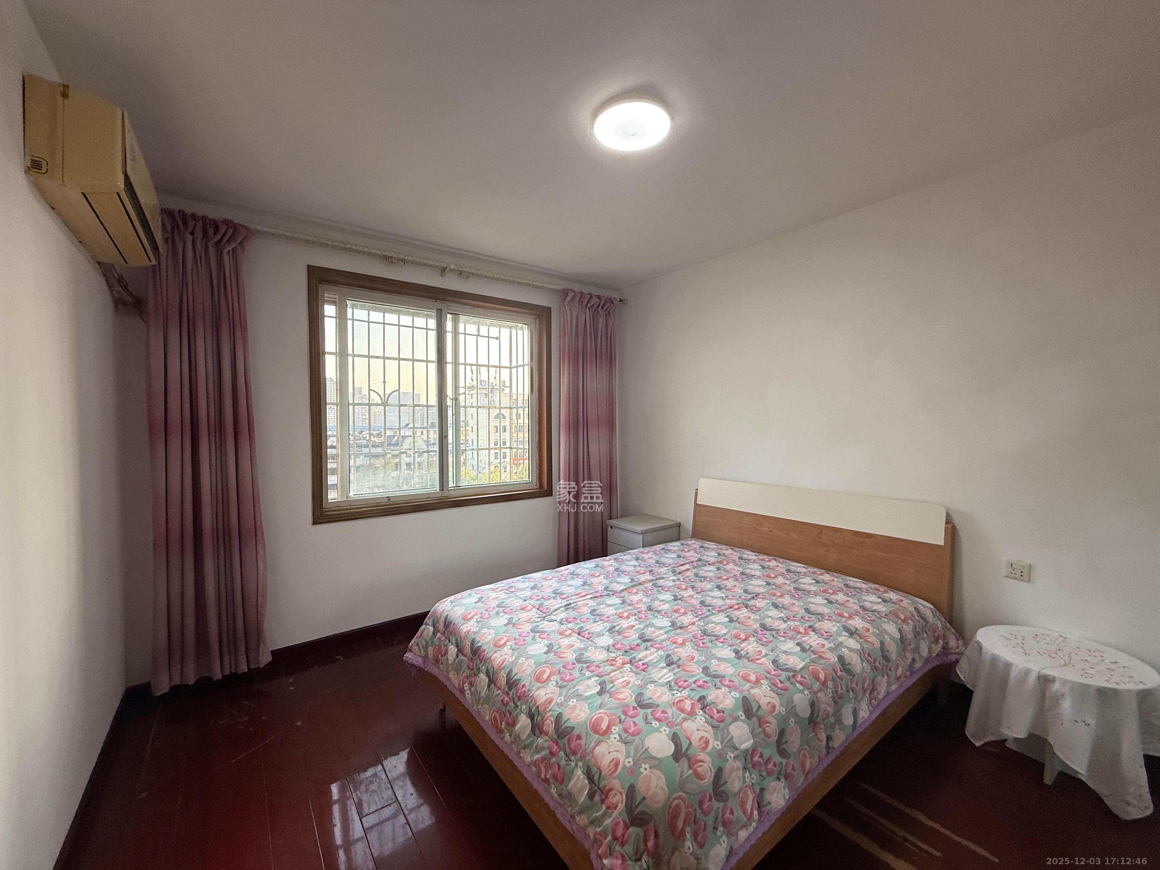 兴安苑 5室2厅2卫 2000.0元/月 兴安苑 5室2厅2卫 2000.0元/月室内图