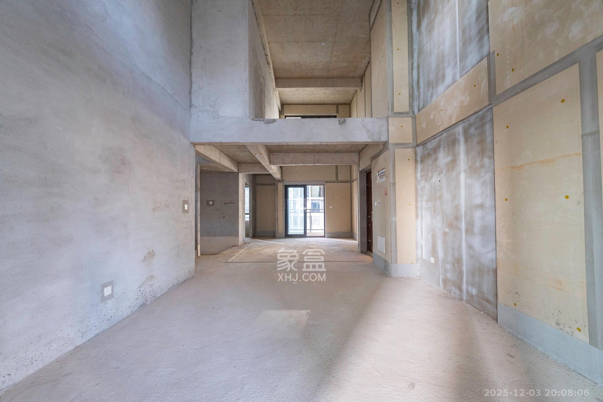 旭辉汇樾城 6室2厅3卫 135.0万 旭辉汇樾城 6室2厅3卫 135.0万客厅