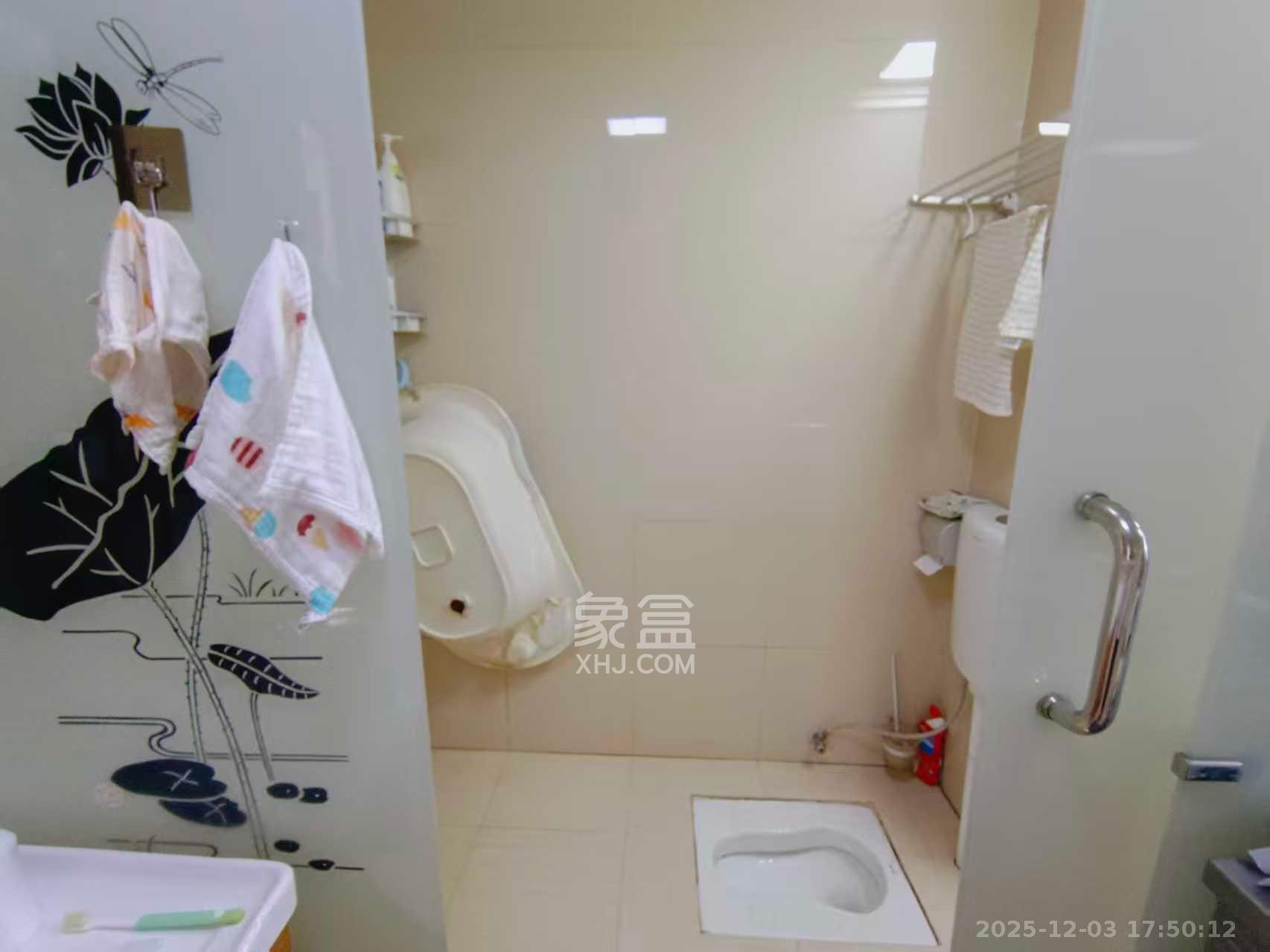 阳光100二期  3室2厅1卫    2500.0元/月室内图