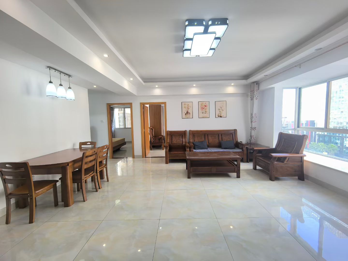 金山广场 2室2厅1卫 2500.0元/月 金山广场 2室2厅1卫 2500.0元/月室内图