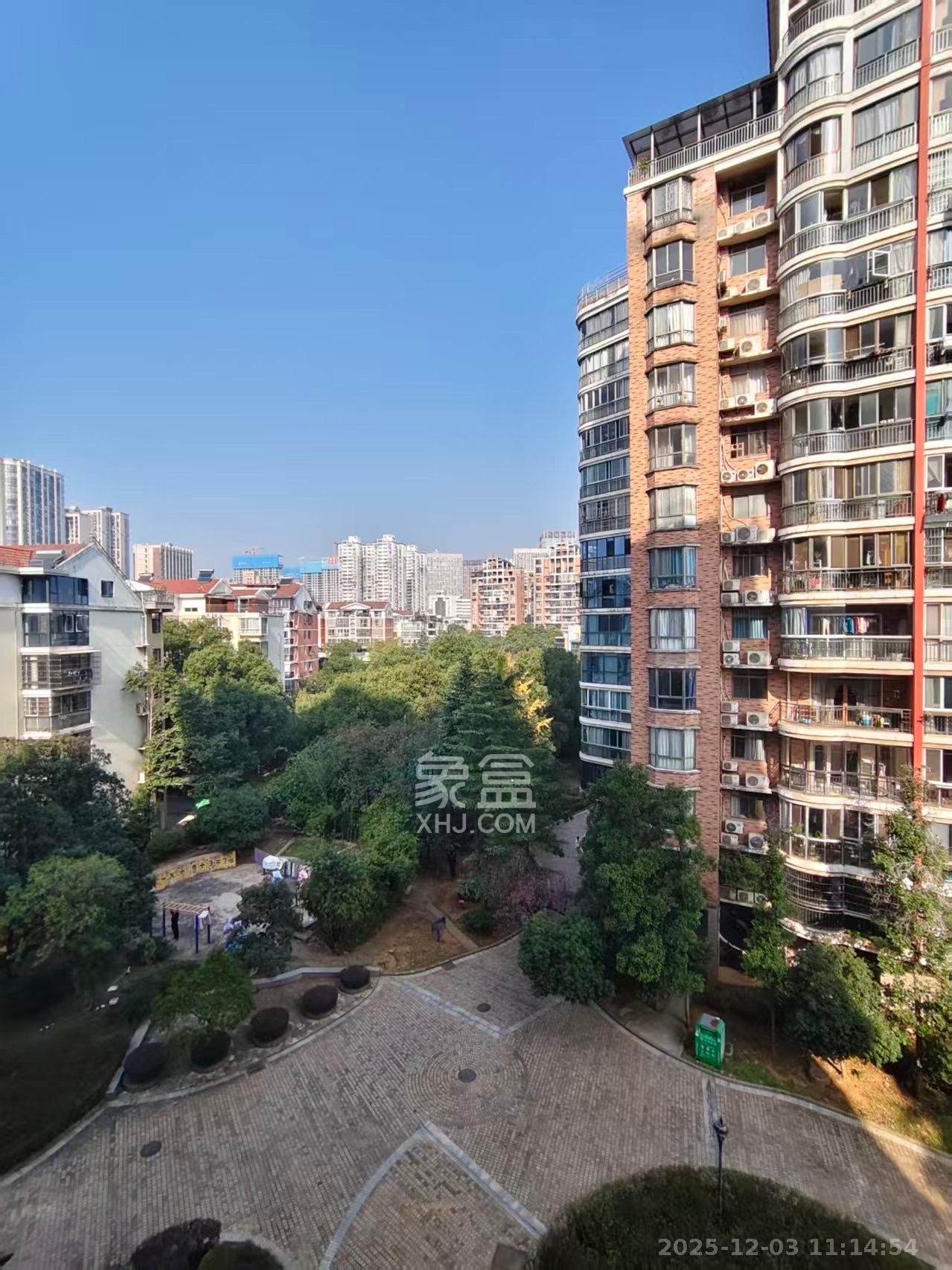 新星小区  1室1厅1卫    1100.0元/月室内图