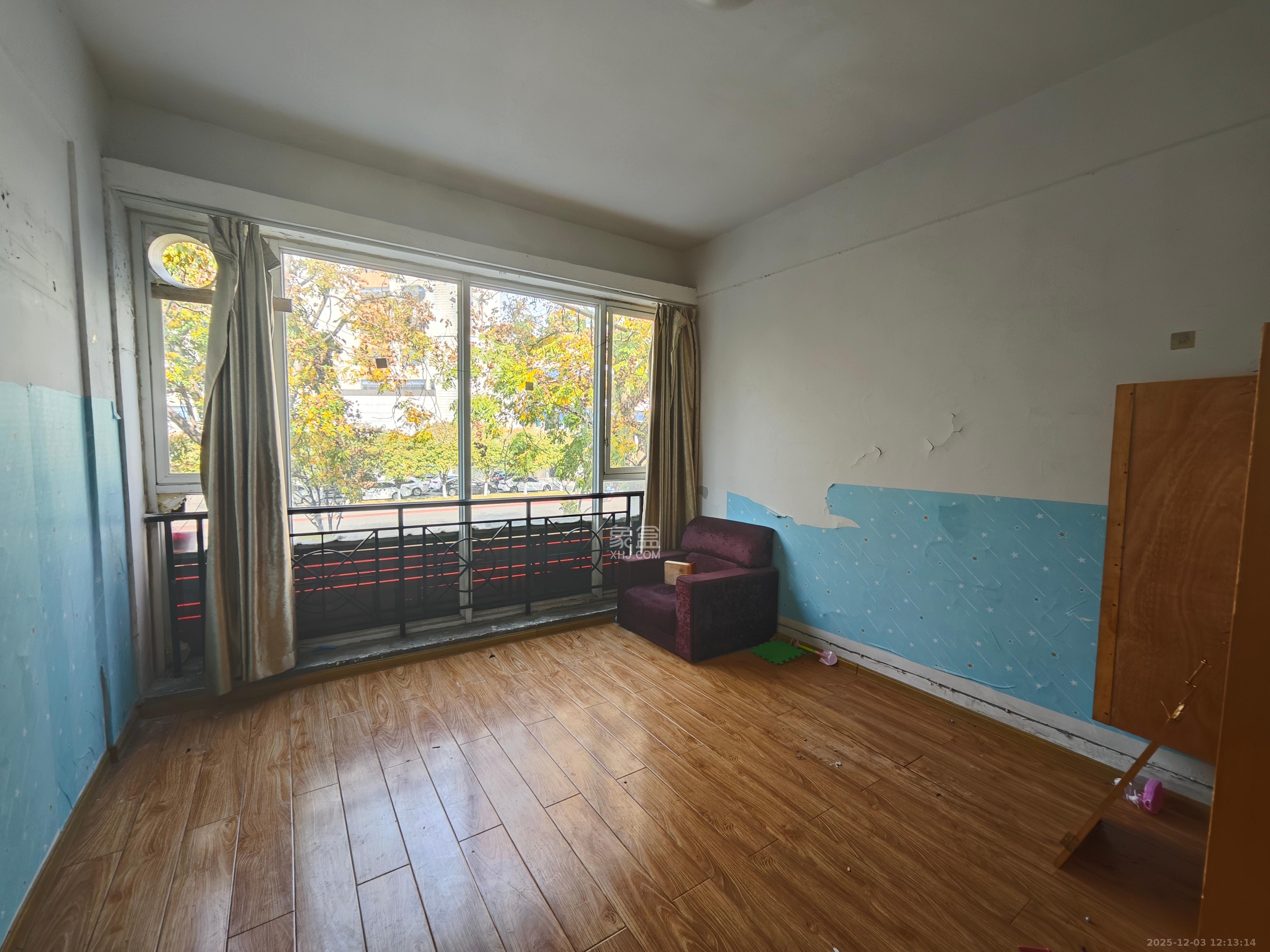 山水人家一二期   103.27㎡      2300.0元/月室内图