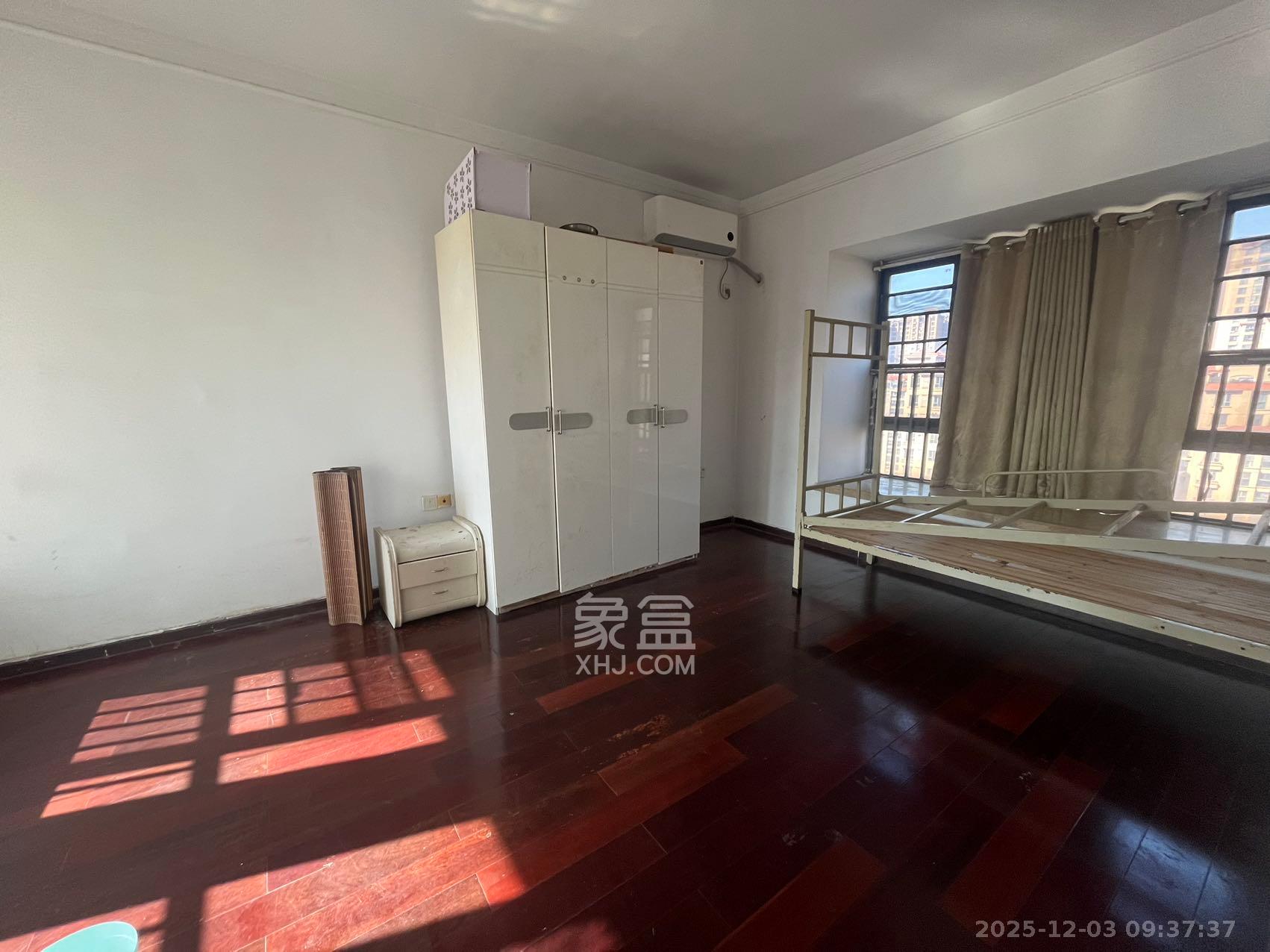 珠江花城三期锦鲤 3室2厅1卫 2500.0元/月 珠江花城三期锦鲤 3室2厅1卫 2500.0元/月室内图